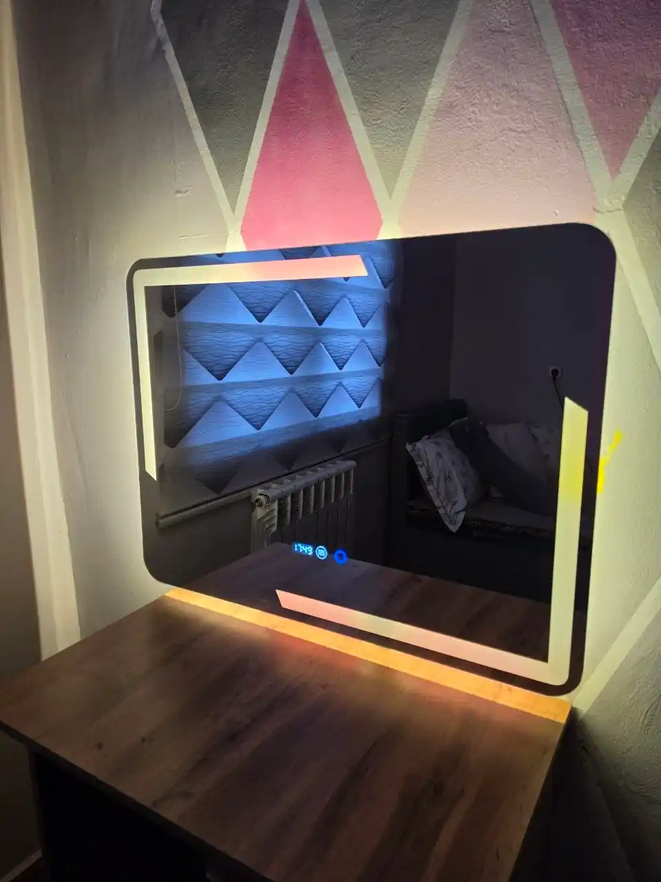 LED yoritgichli vannaxona oynasi zamonaviy interyer uchun moʻljallangan