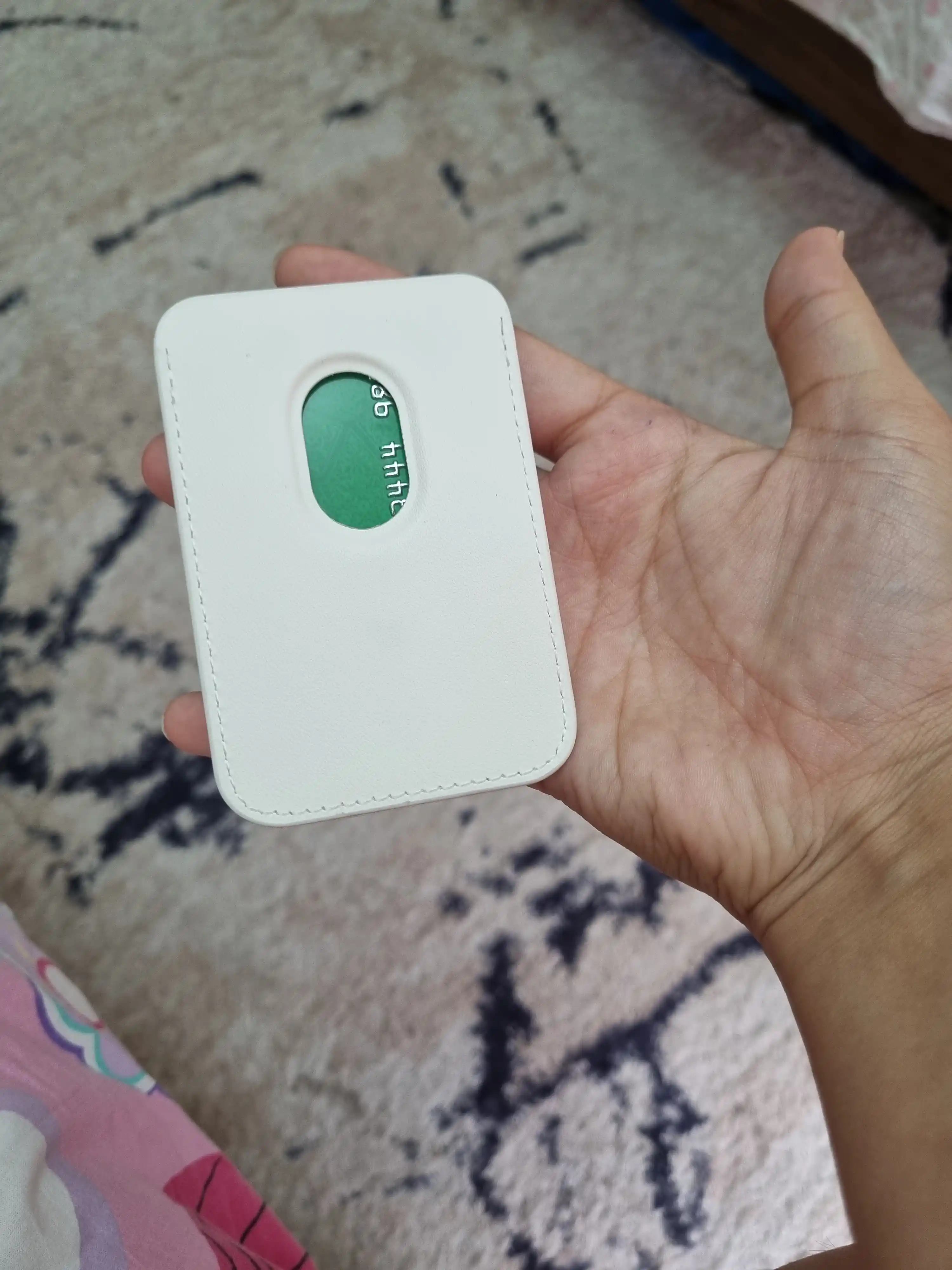 IPhone uchun MagSafe kartxolder, bank kartalari uchun