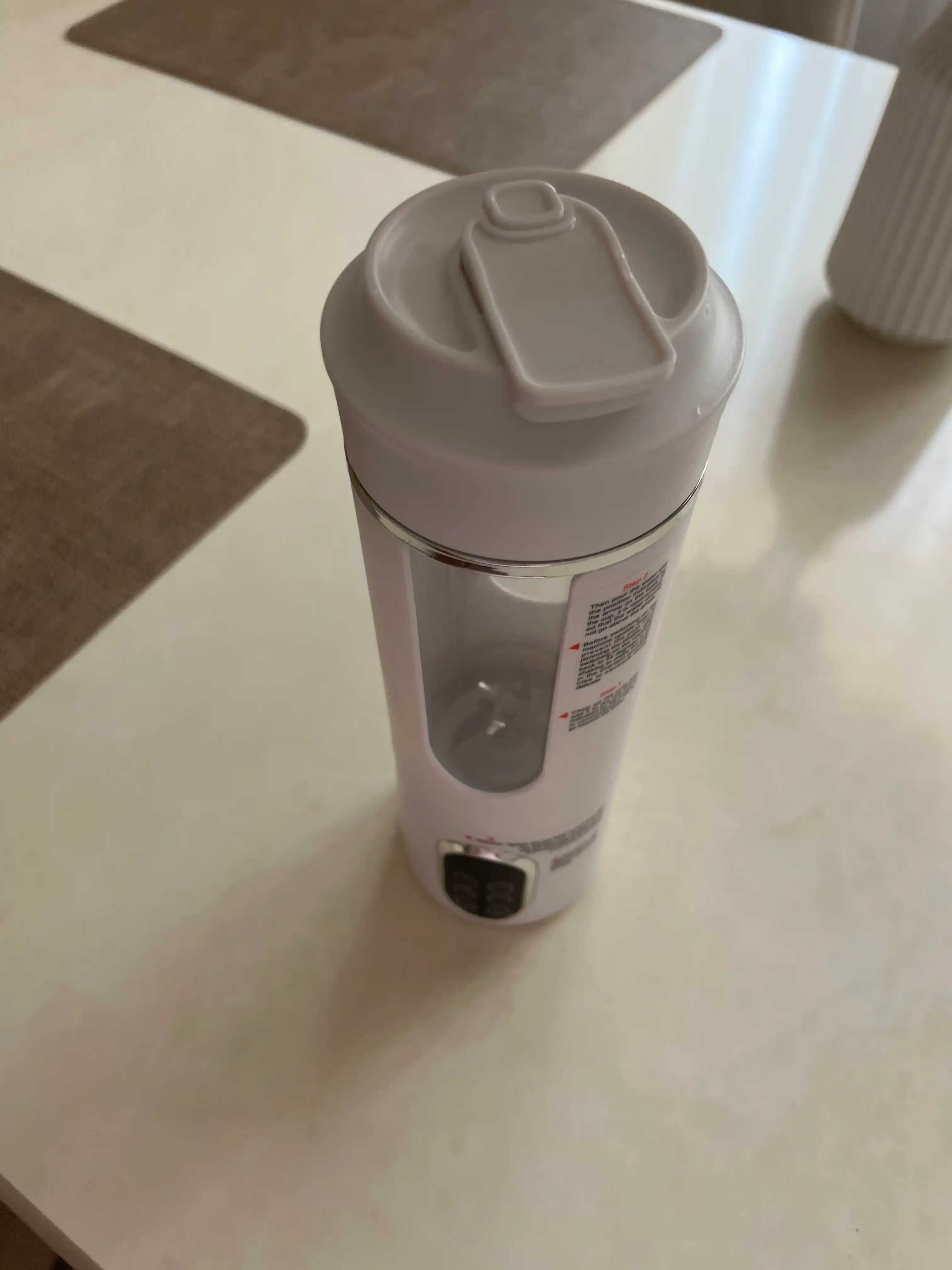 Kokteyllar uchun ko‘chma blender, simsiz mini-blender, spiral ko‘pirtirgichli sheyker