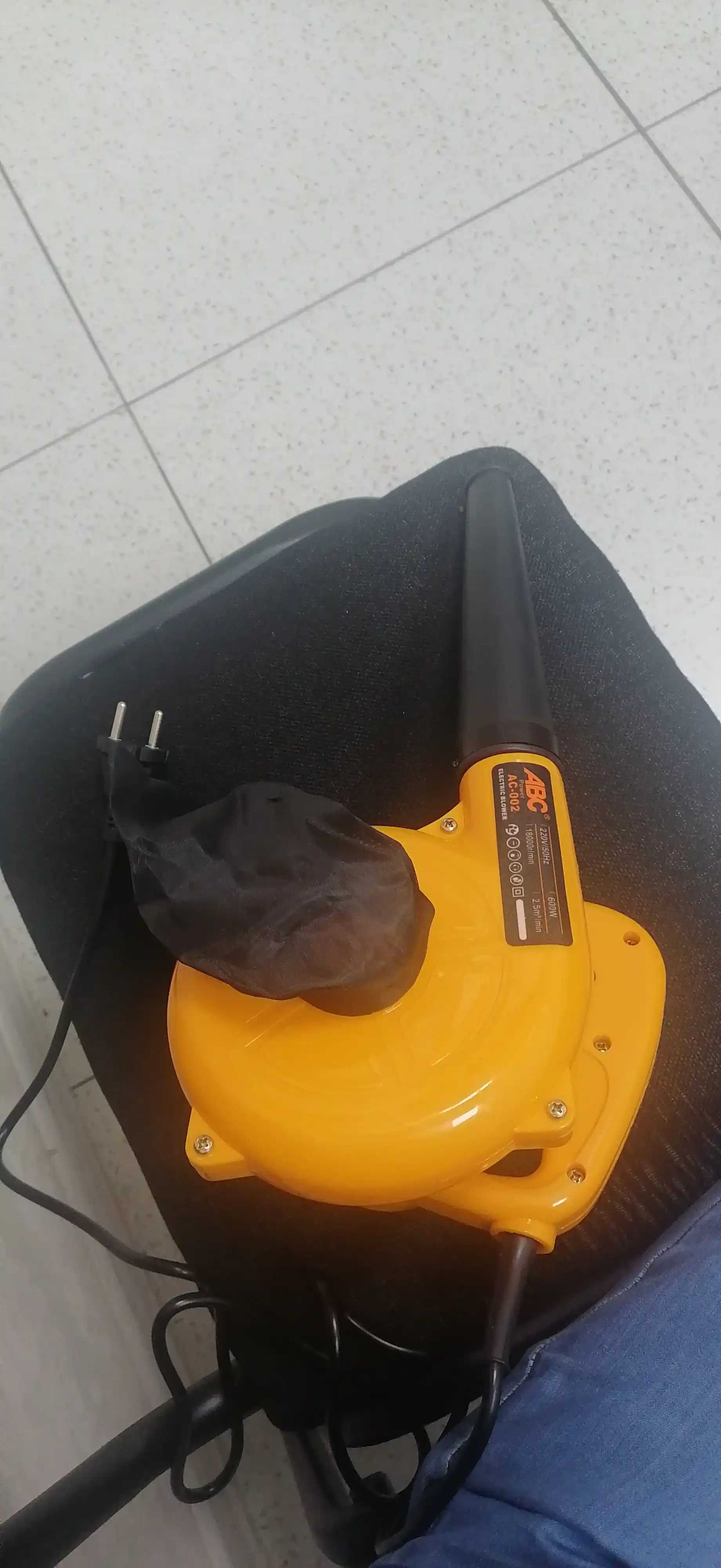 Kuchli ABC 600W elektr havo puflagichi