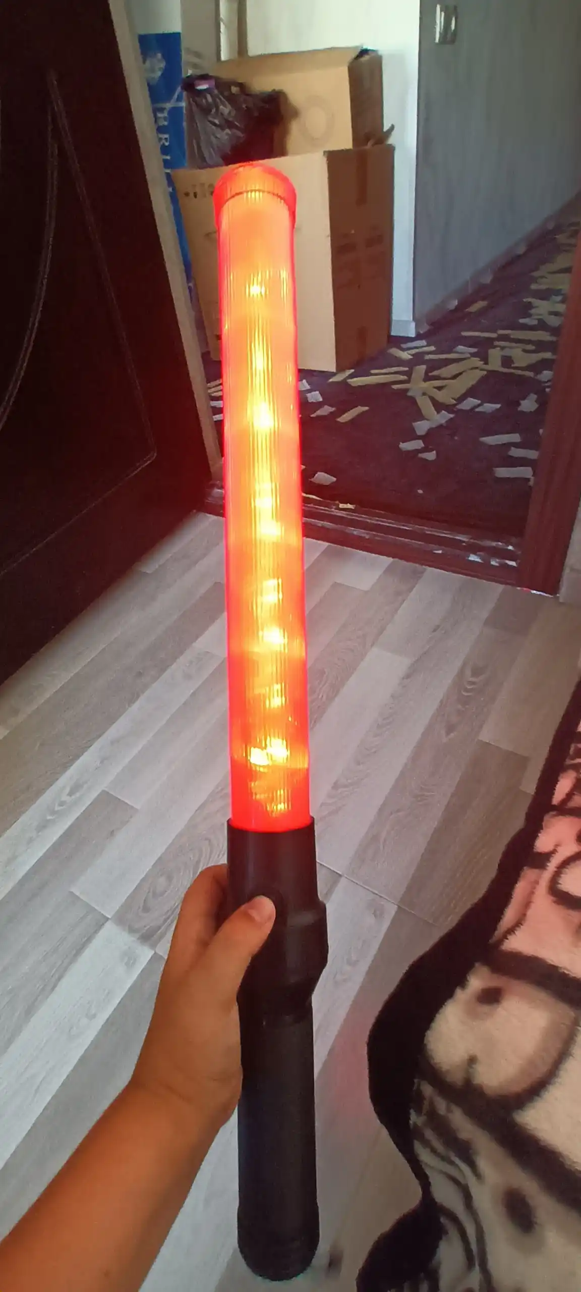 Svetodiodli jezl SF-900 — 3 rejimli signal tayoqchasi, LED chiroqli
