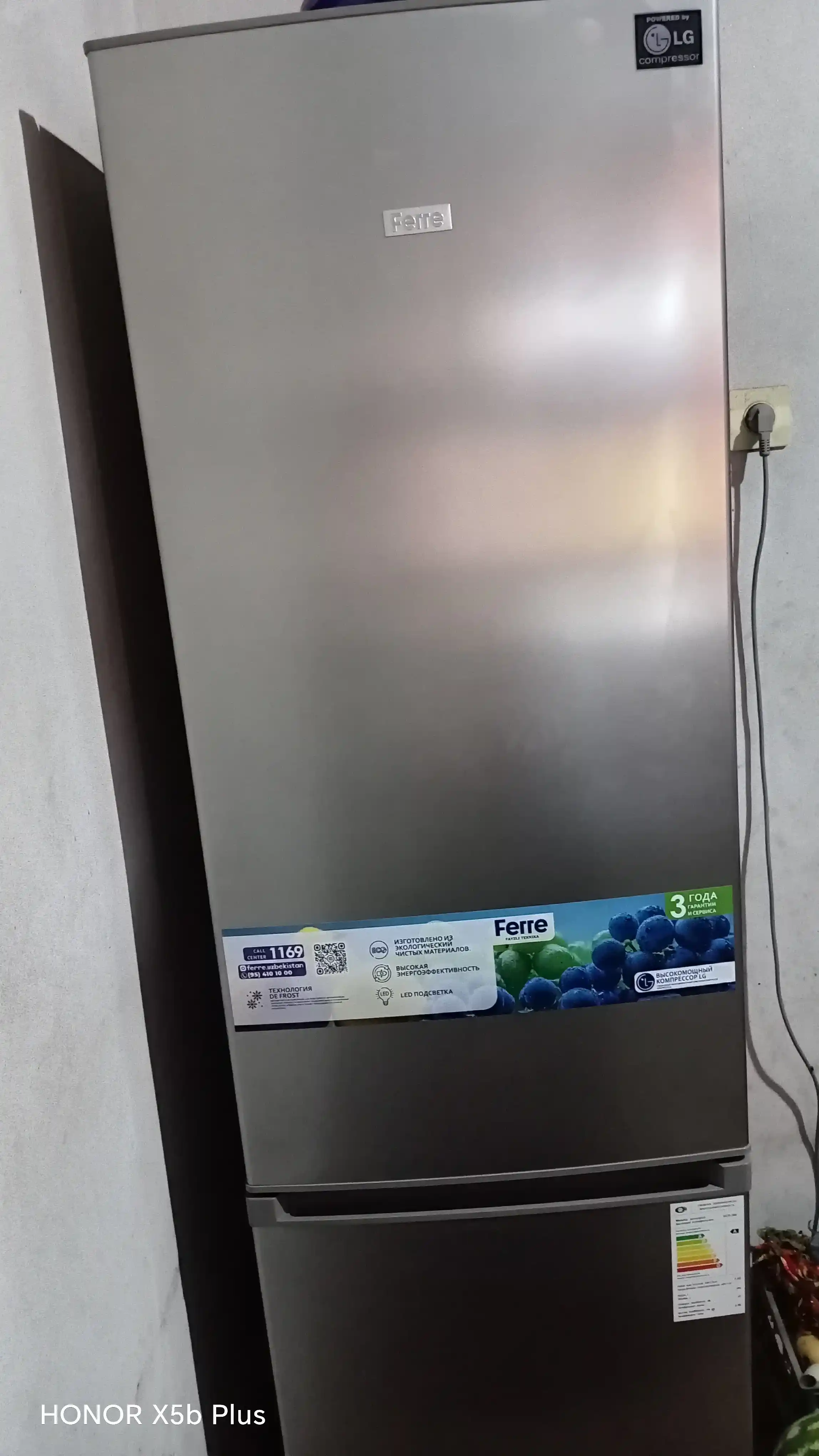 Sovutgich Ferre UCR 365: 290L, LG kompressor, A sinf, balandligi 189 sm, shovqinsiz 41 dB