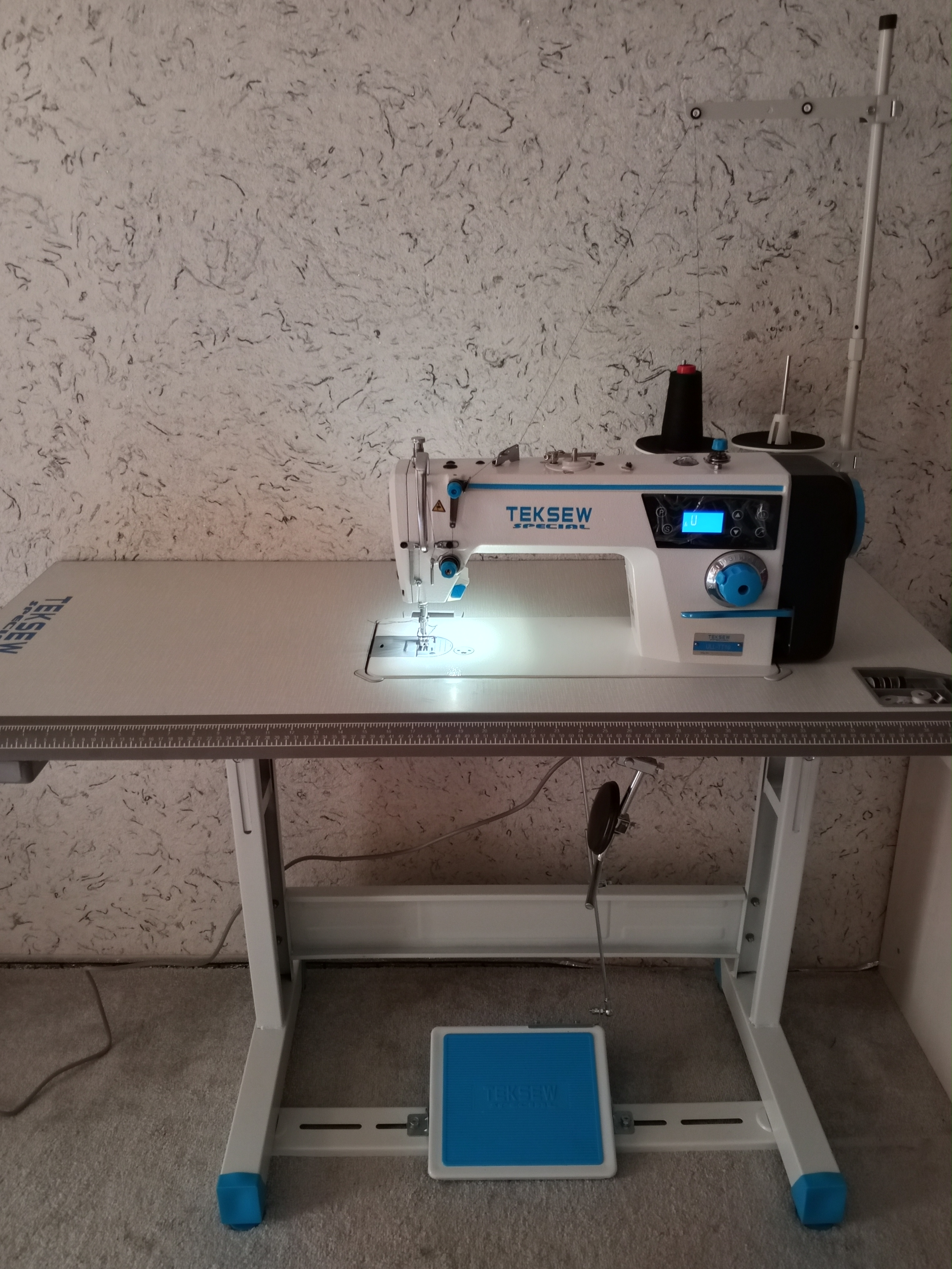 Teksew T116 tikuv mashinasi, professional model, turli mato turlari uchun