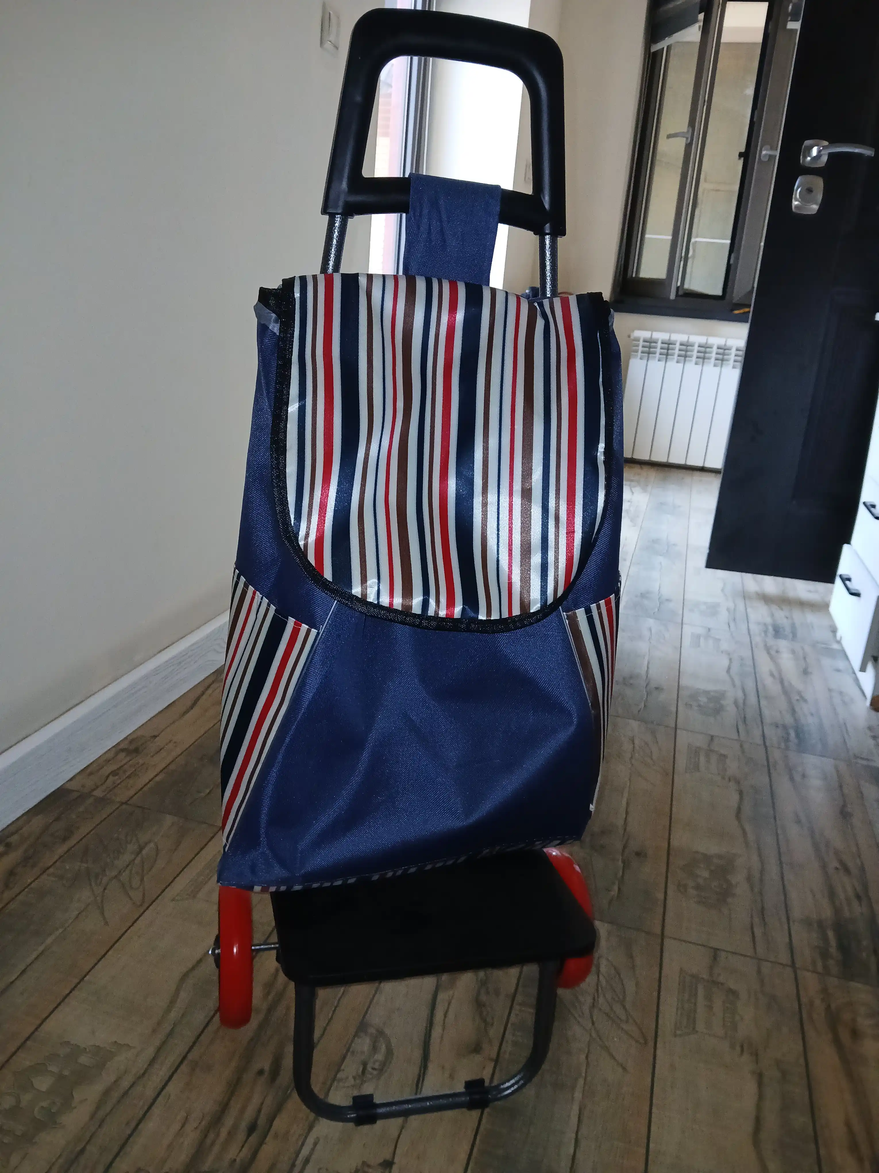Zinalardan chiqishga mos portativ savdo aravachasi (buklanadigan, yengil)