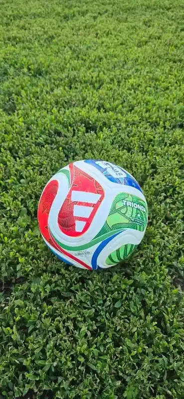 Futbol to‘pi to‘plam bilan (nasos, sumka, to‘r, igna), o‘yin va mashg‘ulotlar uchun