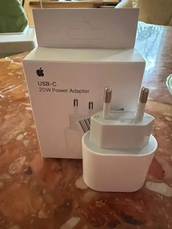 Зарядное устройство для iPhone, быстрая зарядка 20 Вт, с кабелем Type-C — Lightning