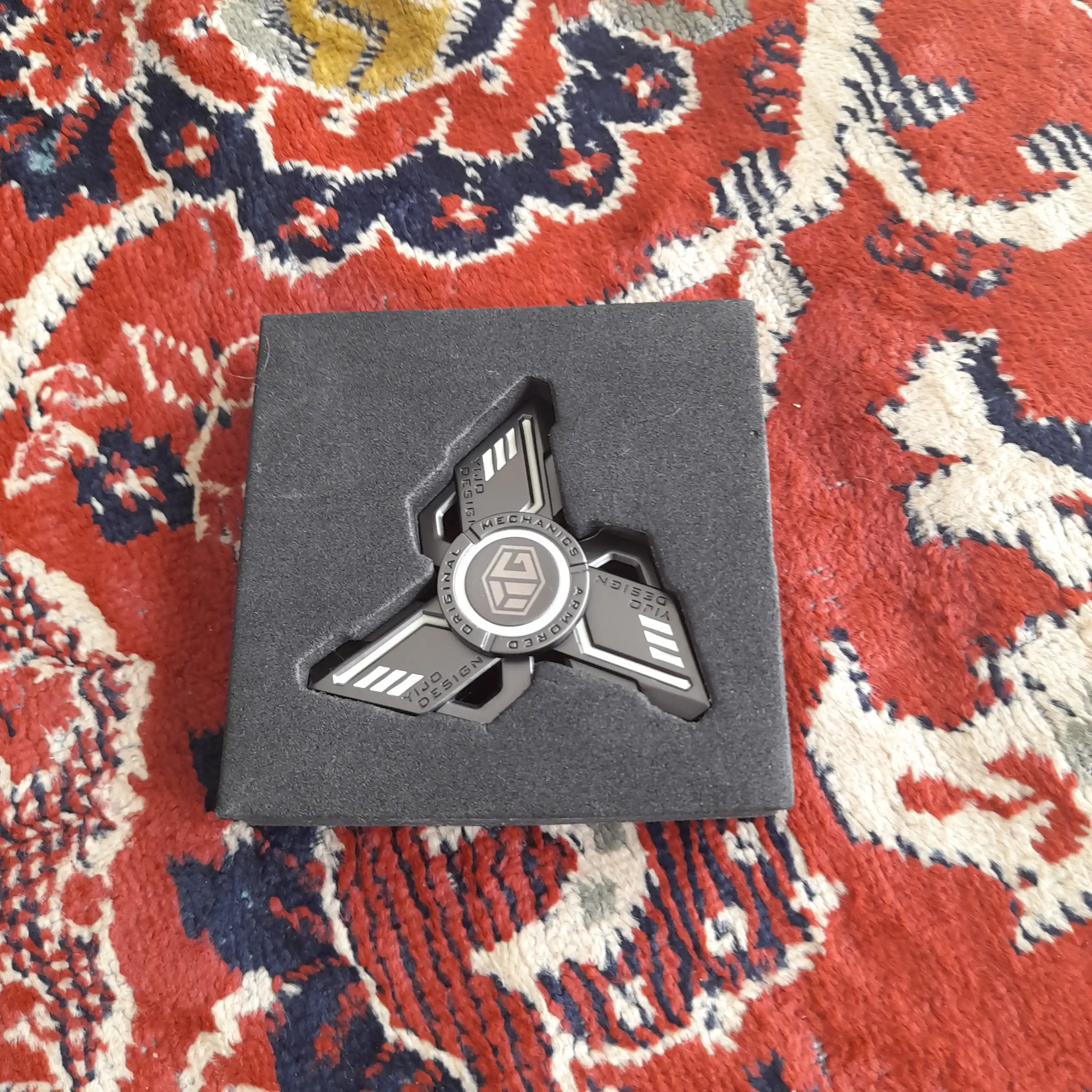 Yuqori sifatli metall nurli spinner. Antistress o'yinchoq. Kattalar va bolalar uchun