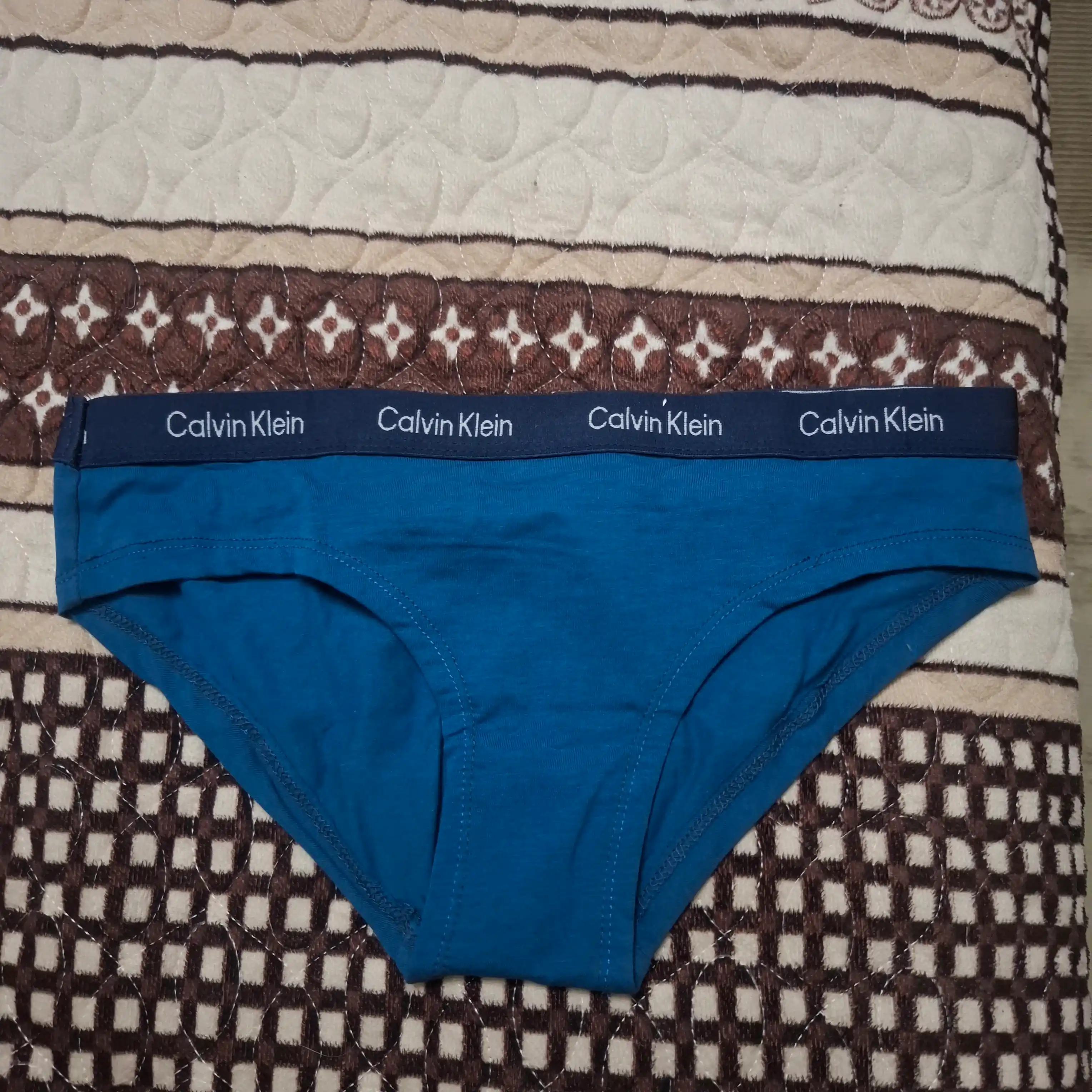 Ayollar uchun Calvin Klein ichki kiyimlari, 3 dona va 5 dona to‘plam