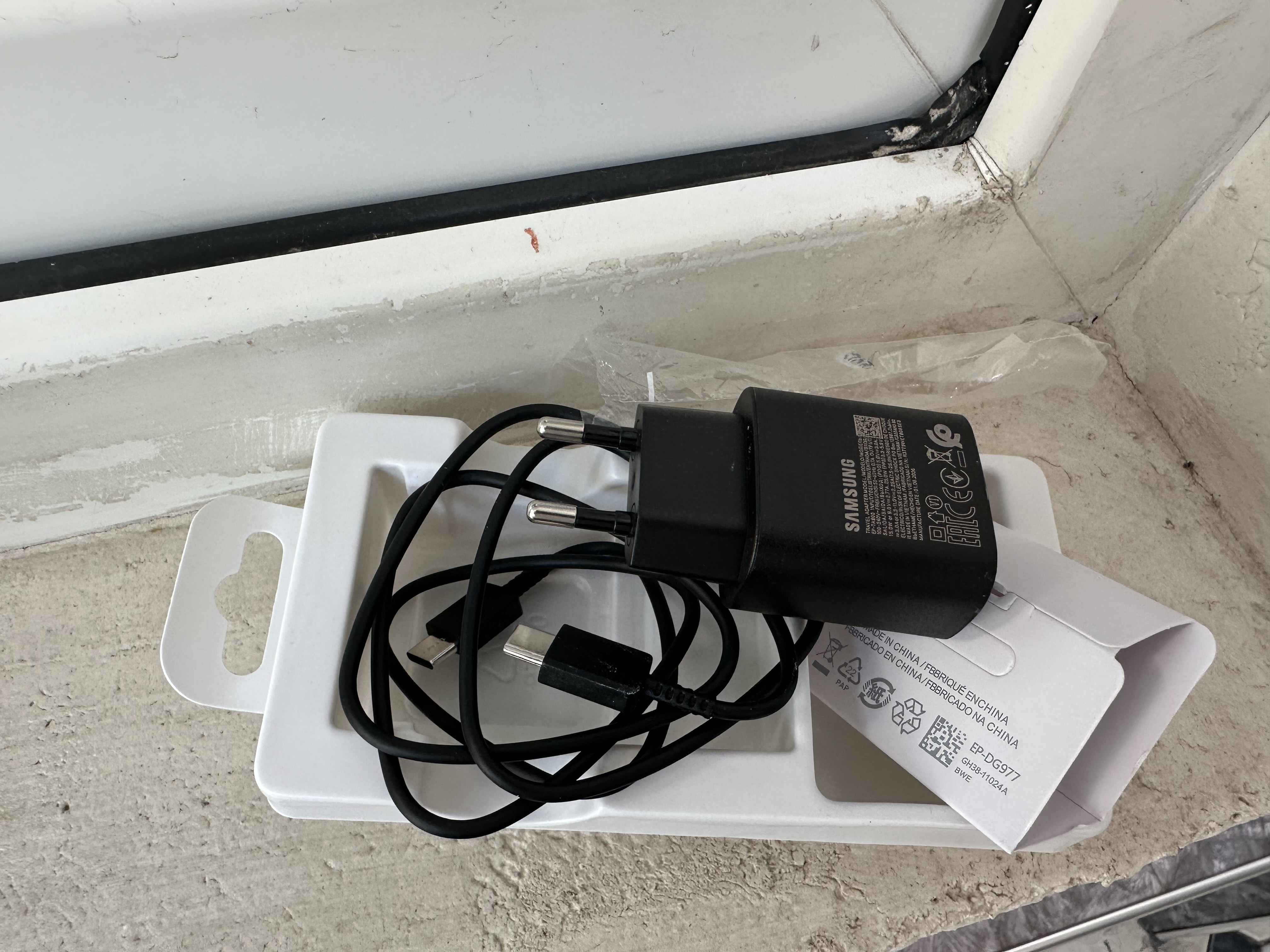 Samsung 25W PD zaryadlovchi adapter, USB Type-C, Type-C–Type-C 3A kabel bilan