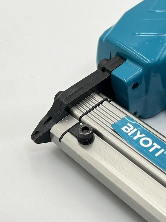 Пневматический степлер BIYOTI BYT-A625 (BYT-AF625) для гвоздей 8–25 мм, магазин 130 шт