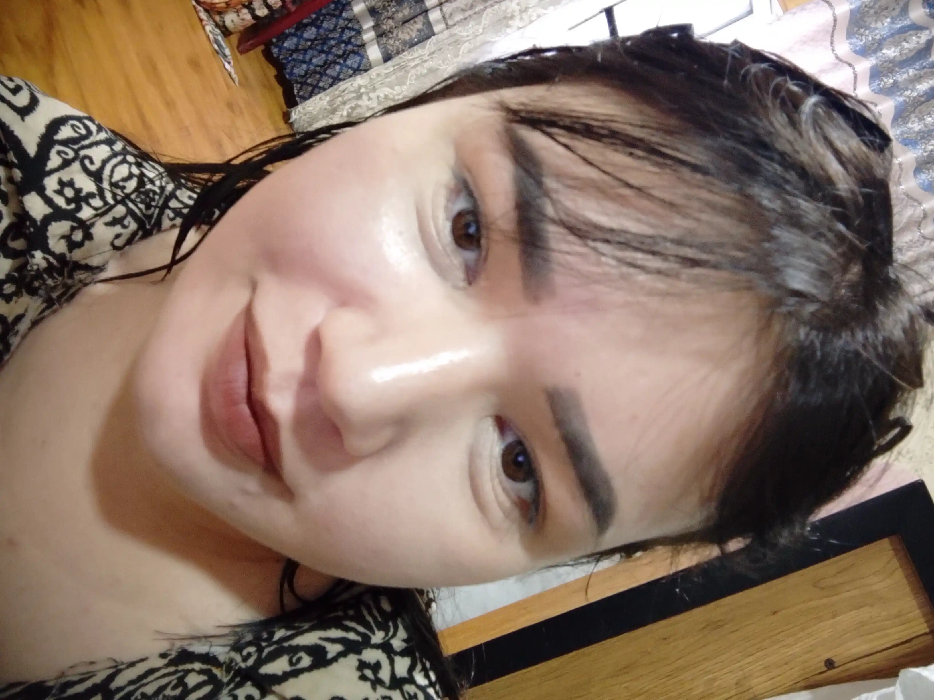 Sisi Love Rayhon Concealer & Corrector Lightweight yuz uchun konsiler