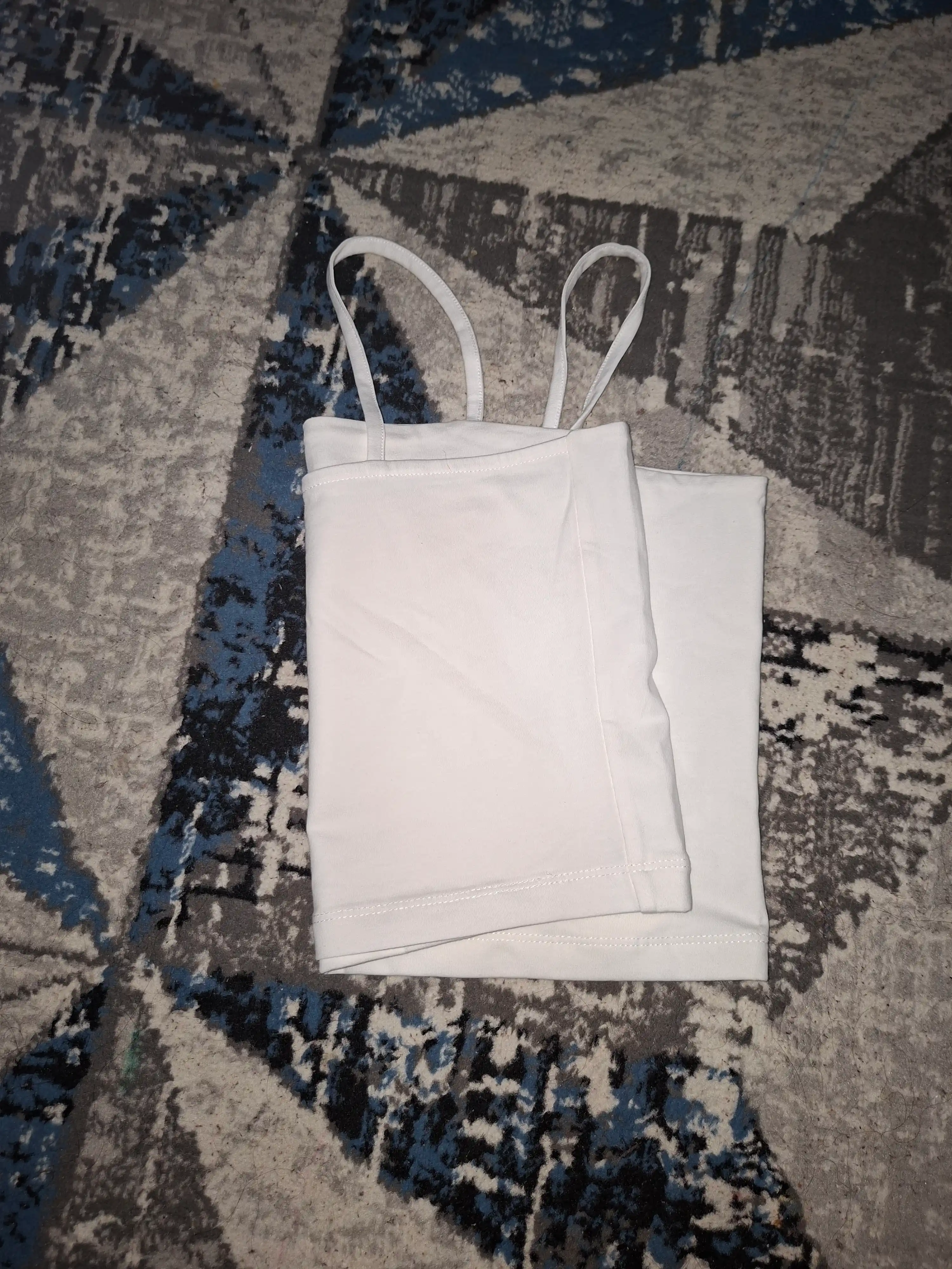 Ayollar uchun BASIC krop-top – Amor Cerasus Infans