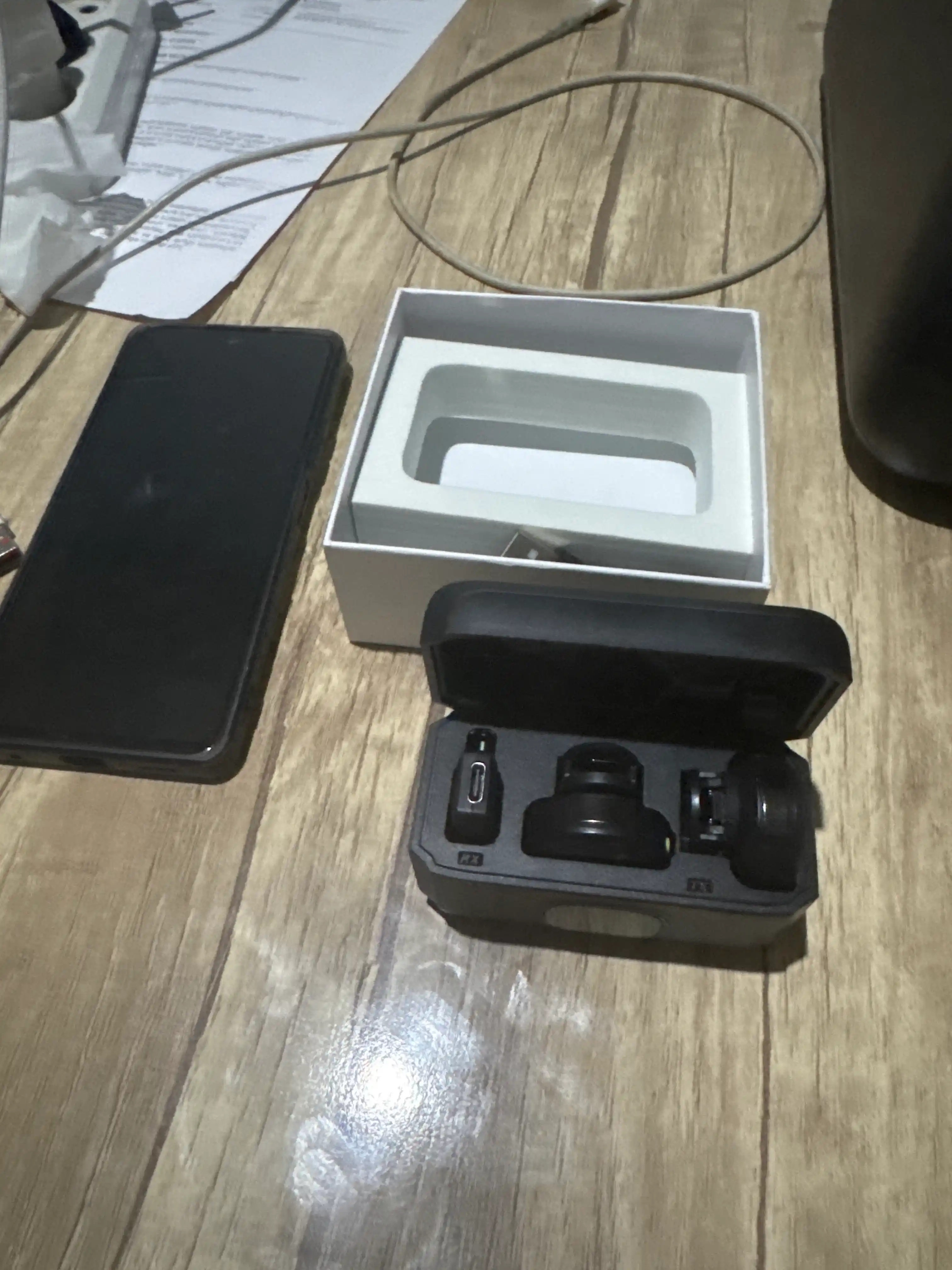 Simsiz petlichka mikrofon telefon uchun Type-C / Lightning, kontent va intervyu uchun