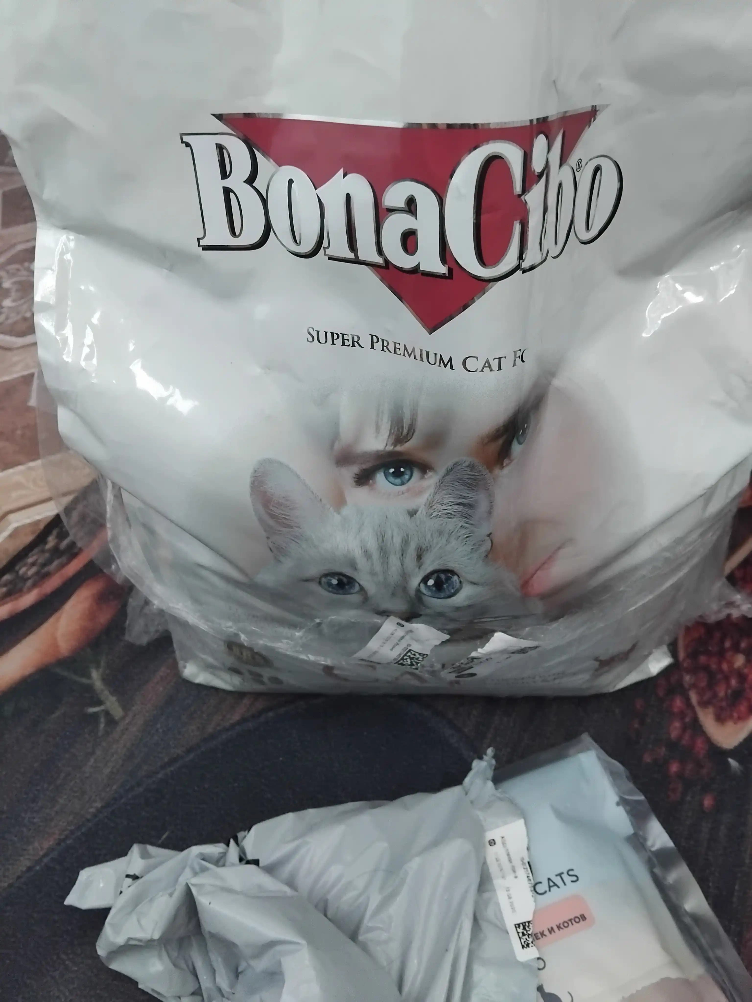BonaCibo mushuklar uchun quruq yem, tovuq go‘shti, anchous va guruch bilan, 5 kg