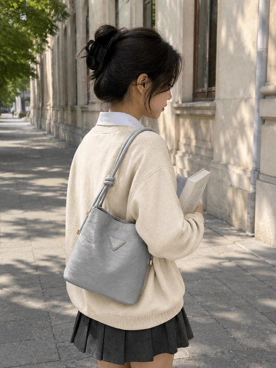 Kulrang shopper ayollar sumkasi