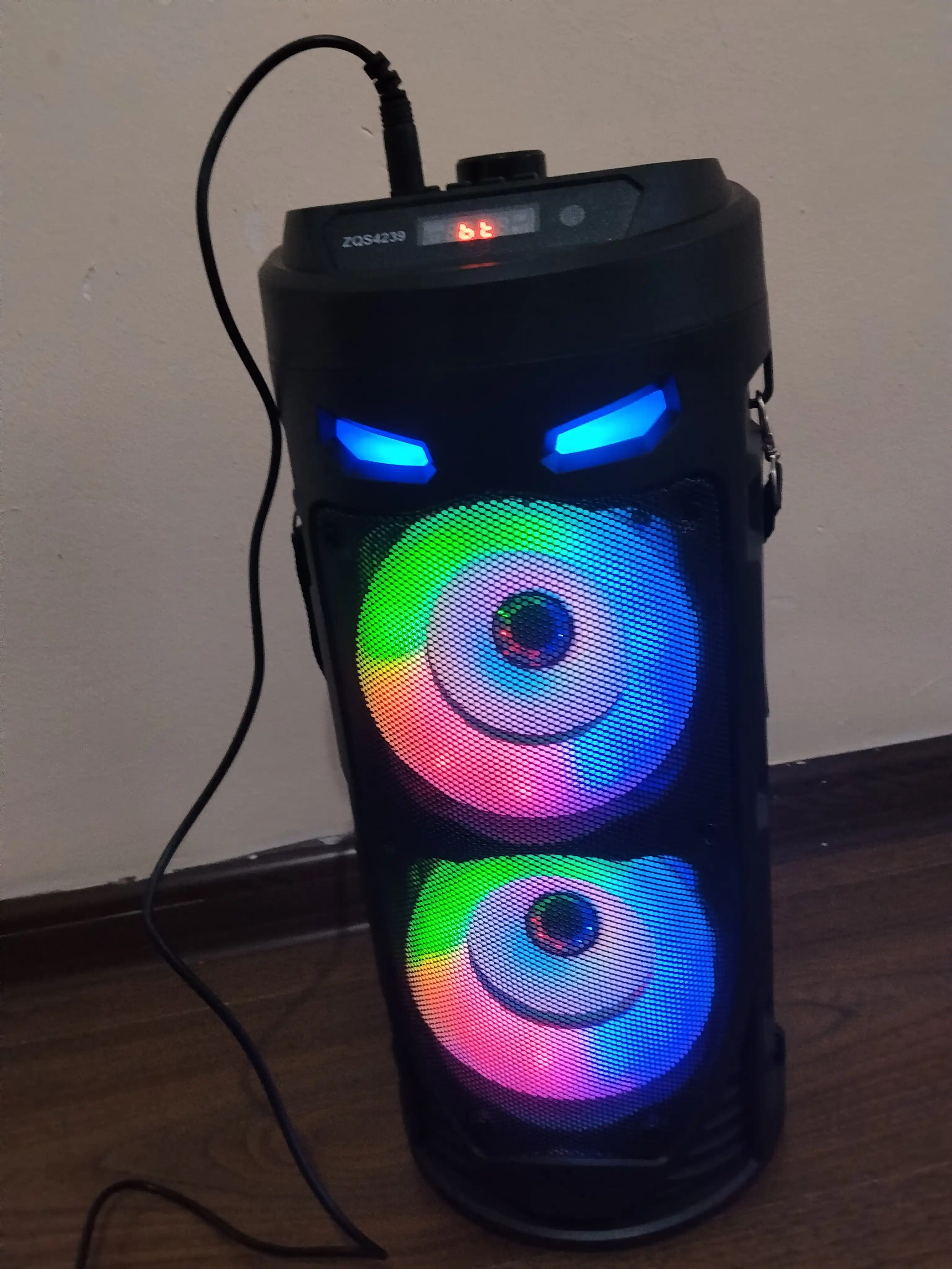 Katta Bluetooth simsiz kolonka, karaoke, RGB yoritish, mikrofon va pult bilan