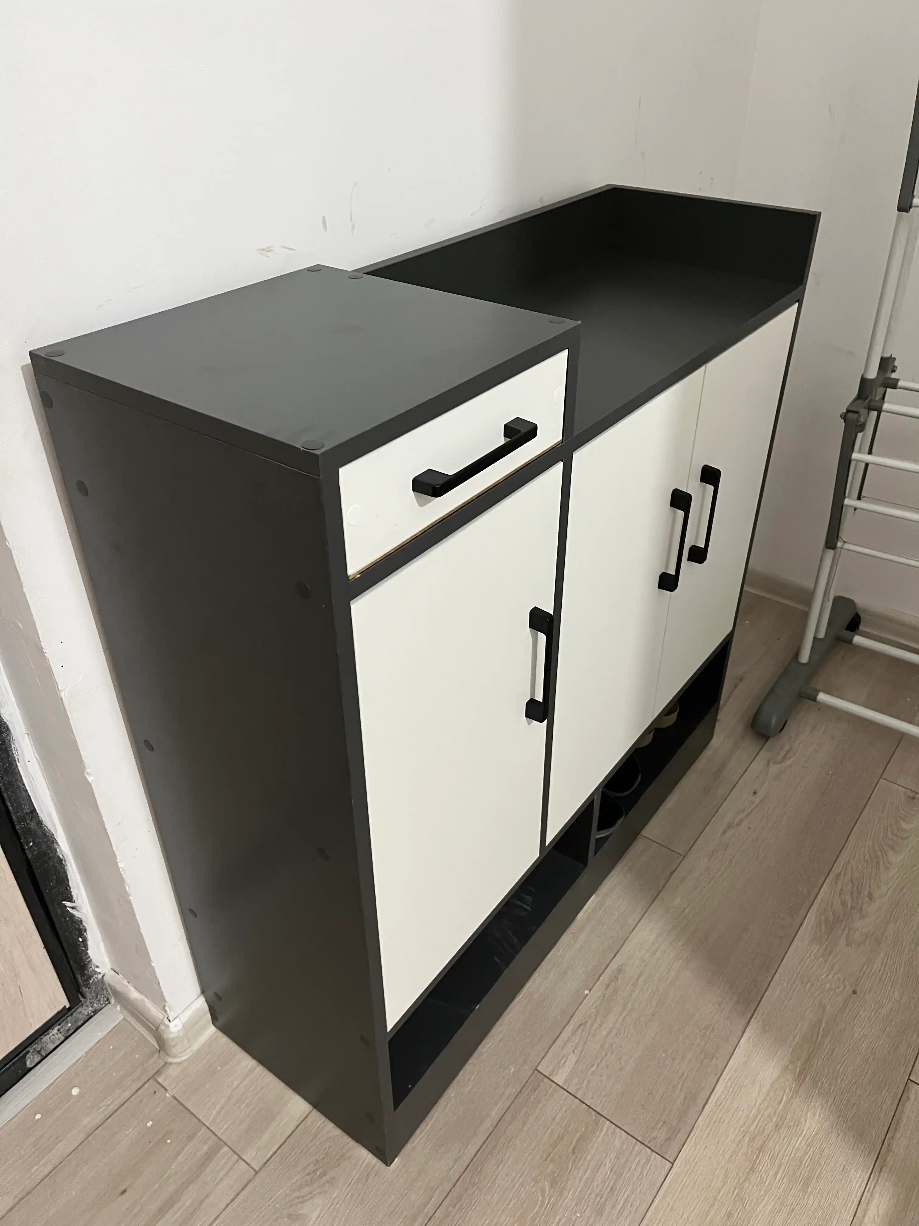 Olimp 90 - 90x90x30 sm, Poyabzal javoni (obuvnitsa) yig'ilgan holda, Rossiya LDSP