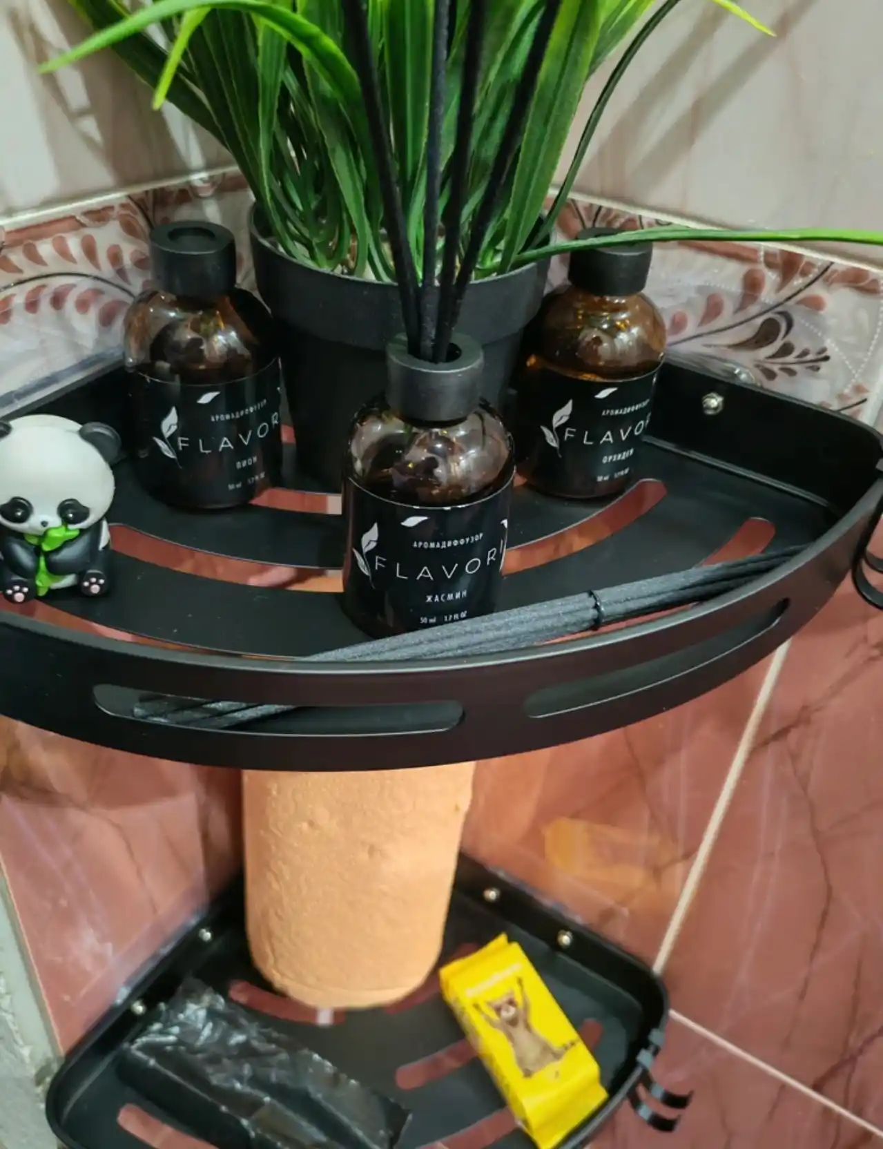 Devor tokchasi, hammom uchun, metall, burchak tokcha, hammom uchun sochiq ilgich