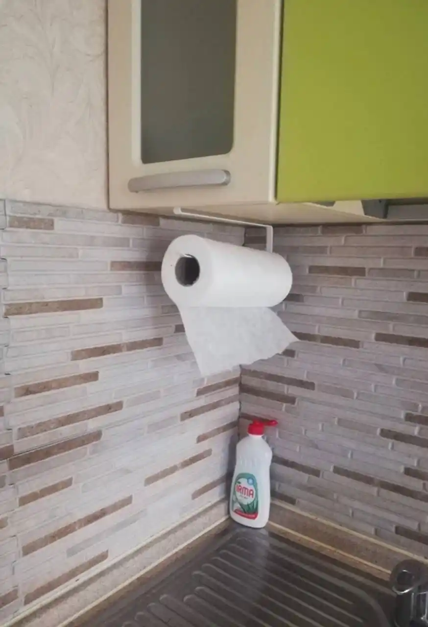 Oshxona uchun metall osma polka, salfetka va rulonli qog'oz sochiqlar uchun metal tutqich
