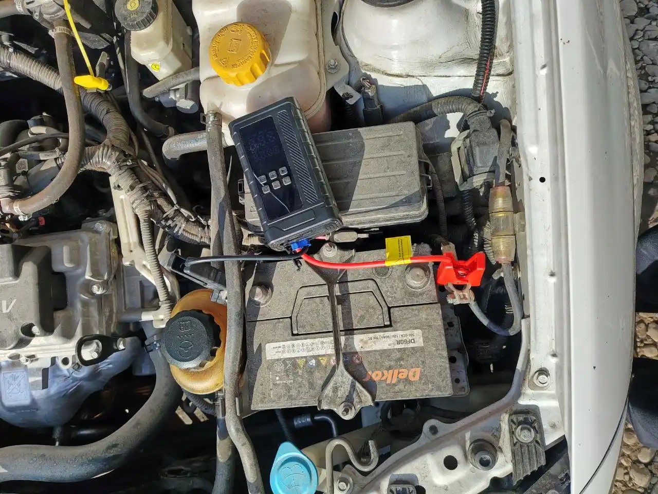 Пусковое и зарядное устройство с компрессором для автомобиля 8000mAh, Powerbank cтартер