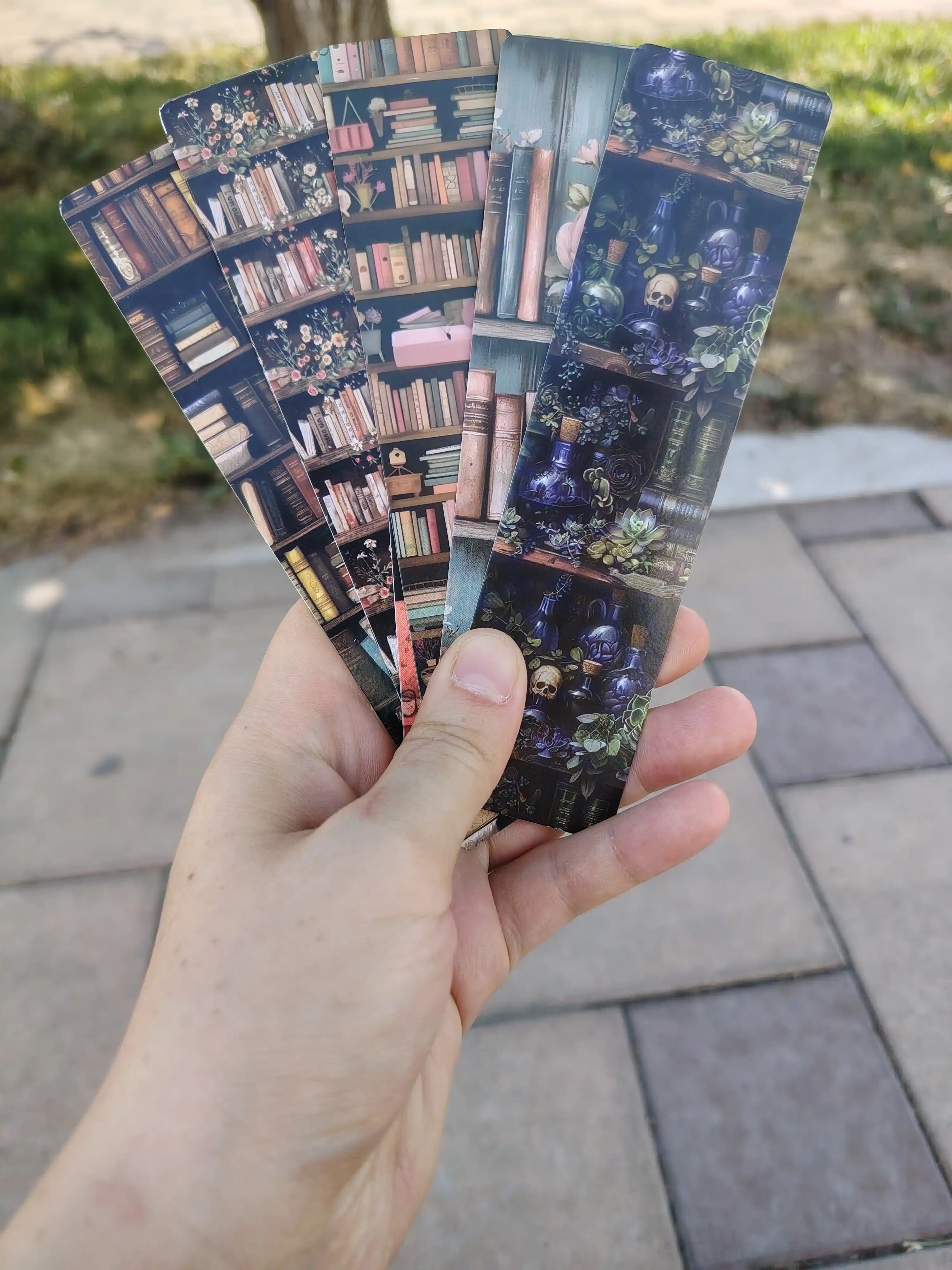 Картонные закладки для книг bookmark набор из 6 штук, разные дизайны, случайный выбор