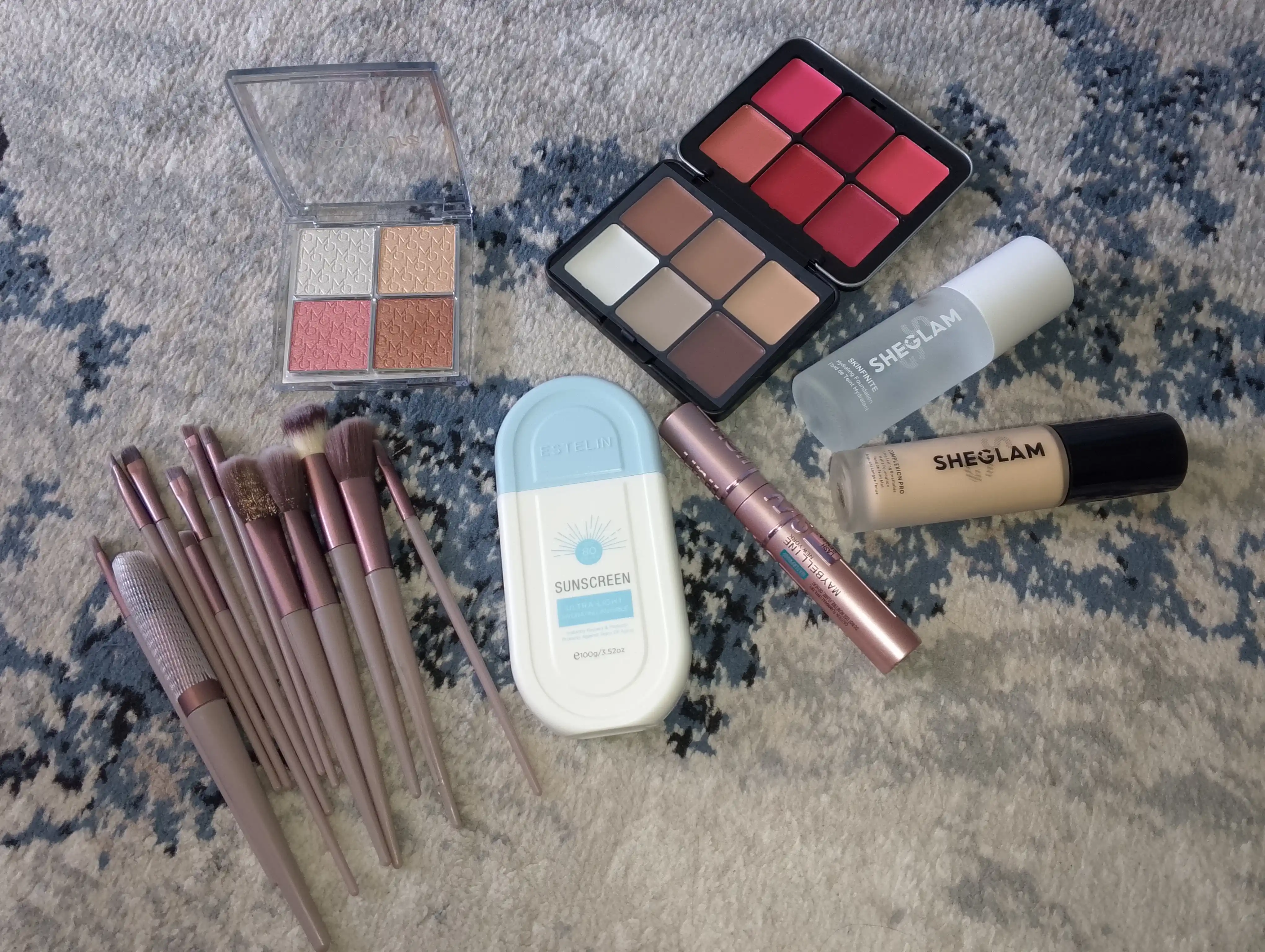 База под макияж Sheglam, Увлажняющий тональный крем SKINFINITE для лица 40 мл
