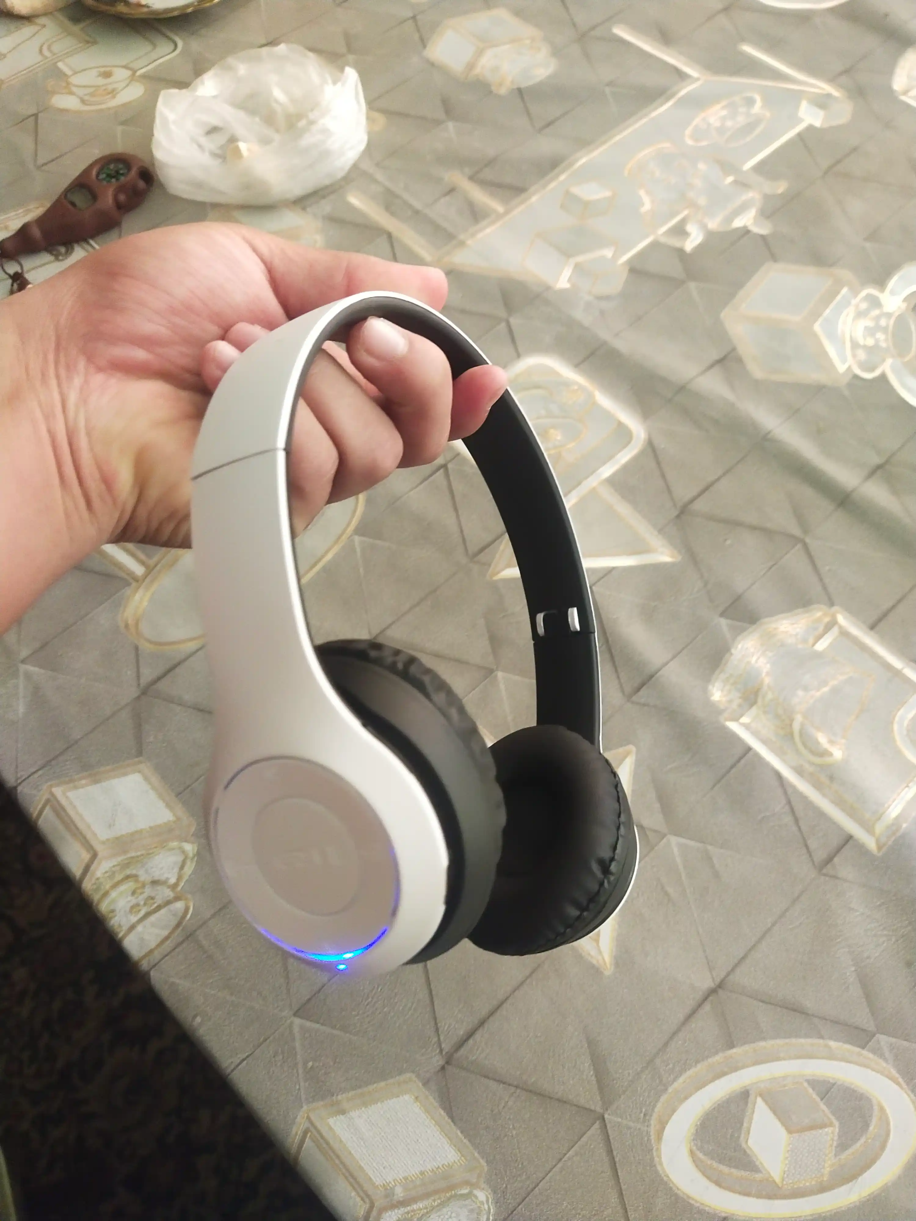 Simsiz quloqchinlar P47, Bluetooth 5.0, yig'iluvchan, mikrofon bilan, shovqinsiz