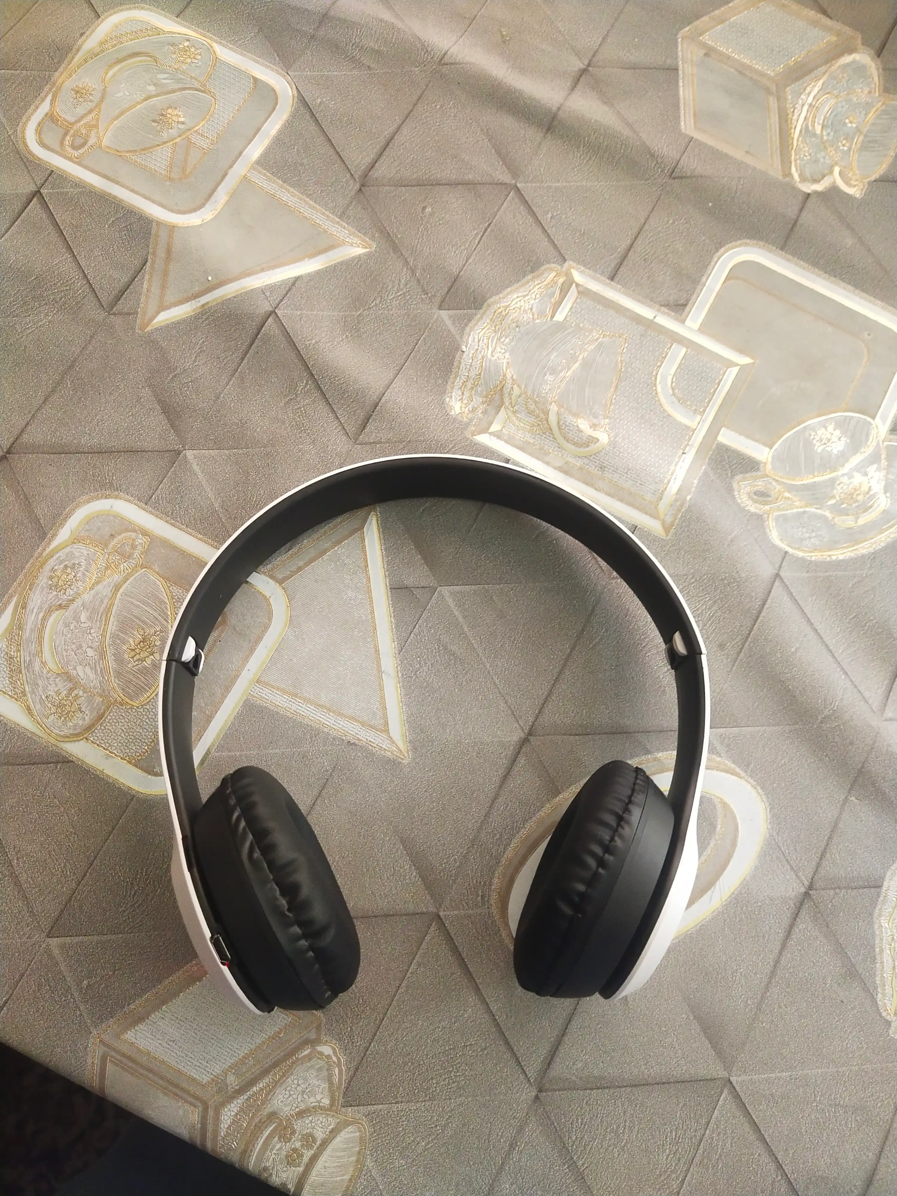 Simsiz quloqchinlar P47, Bluetooth 5.0, yig'iluvchan, mikrofon bilan, shovqinsiz