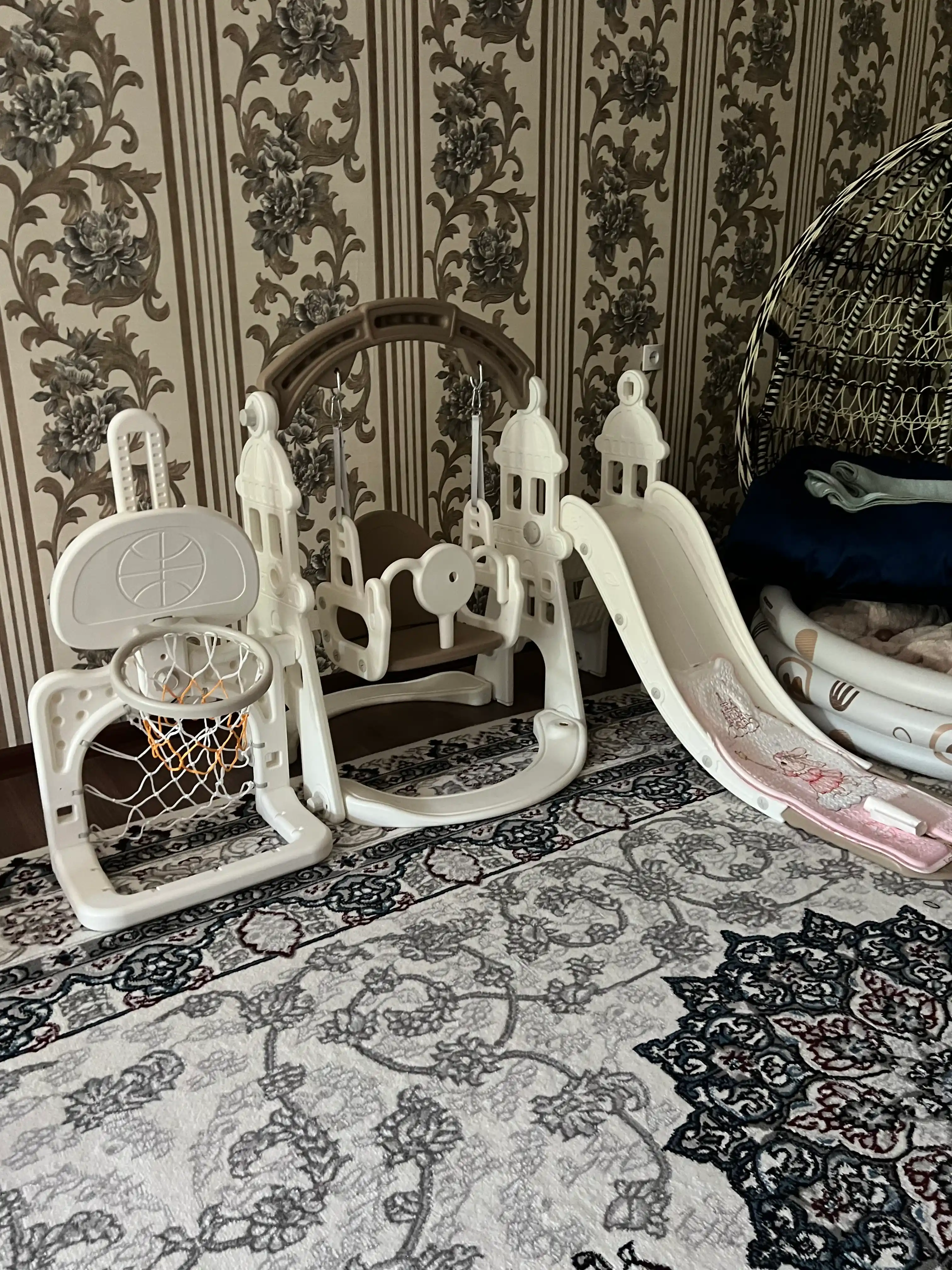 Игровая площадка для детей горка, качели, бассейн, баскетбольное кольцо, футбольные ворота