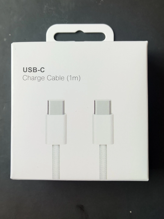 Кабель USB-C / USB-C для зарядки и передачи данных, 1 метр