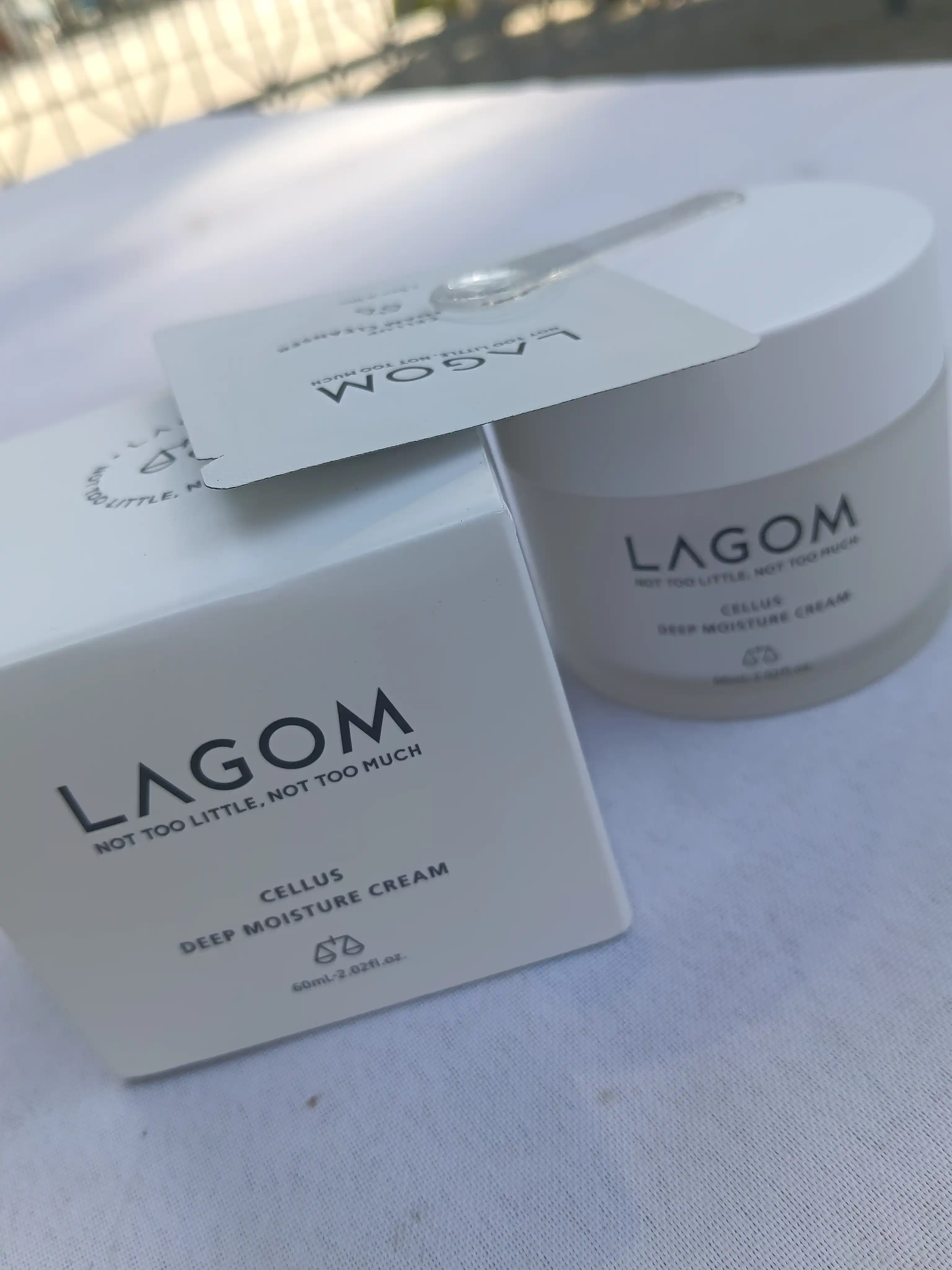 LAGOM — Yuz uchun krem, terini yorqinlashtirish, oziqlantirish va tiklash uchun