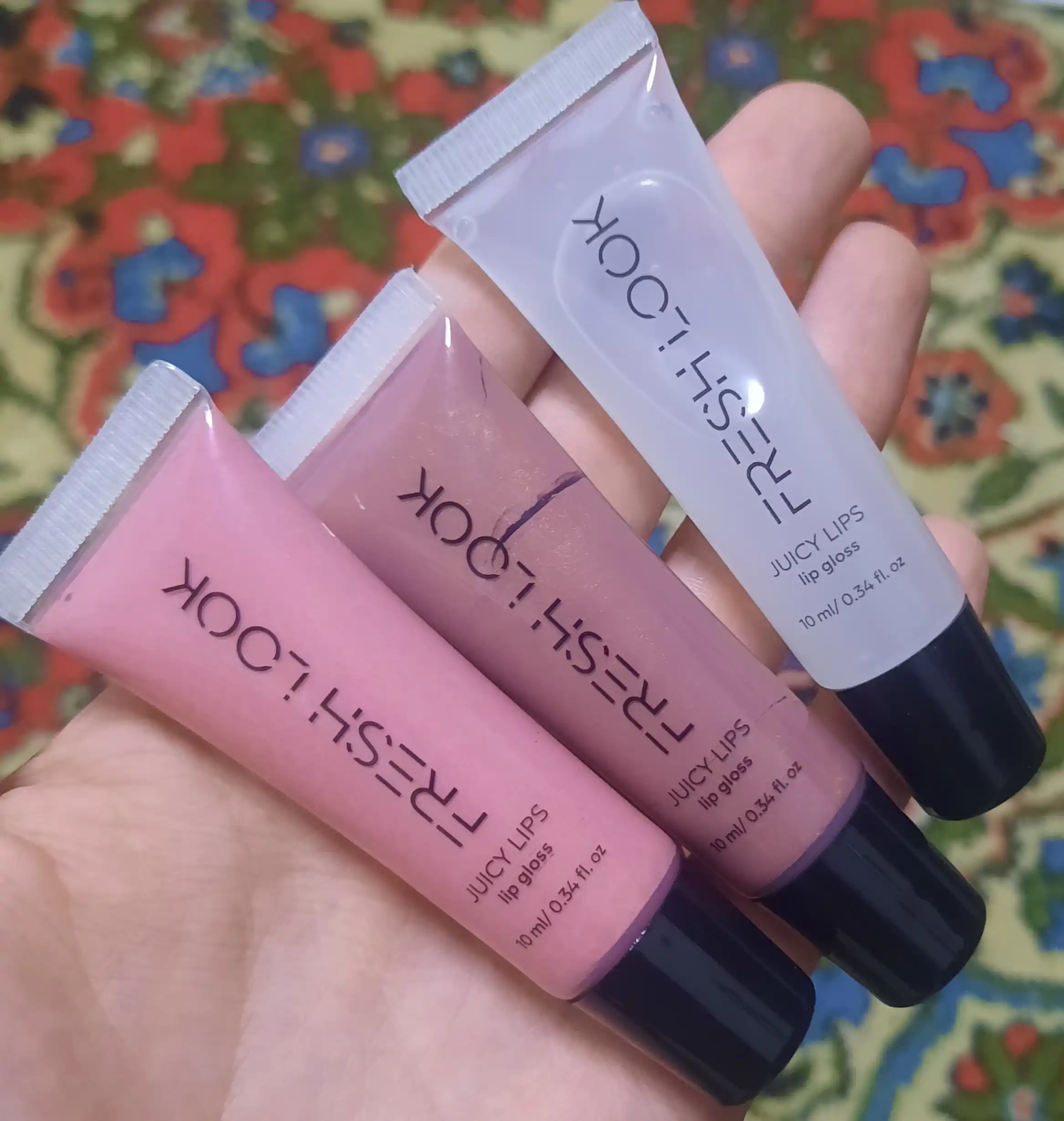 Блеск для губ аромат клубники FRESH LOOK JUICY LIPS lip gloss, розовый, 10 мл