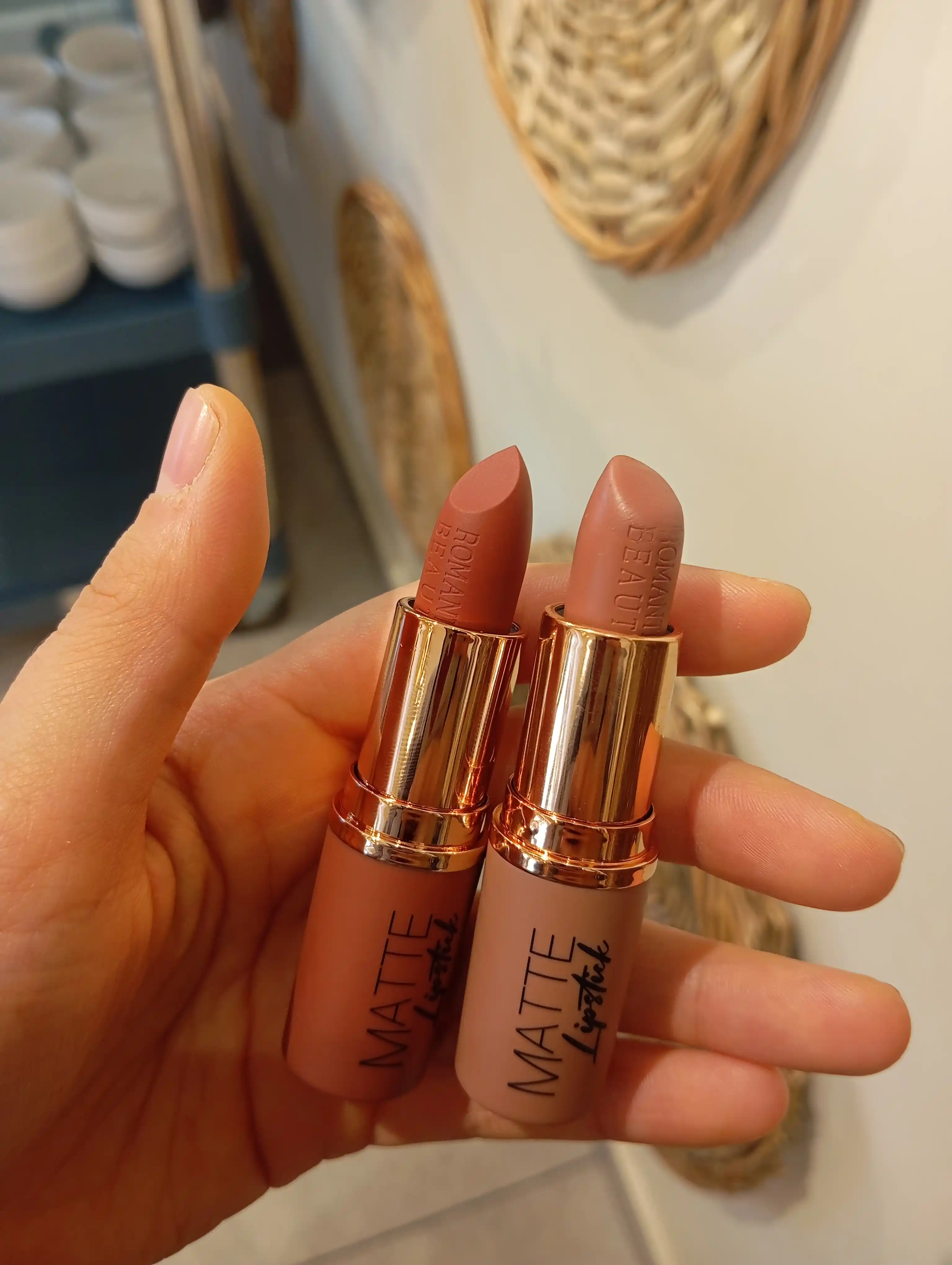 Матовая помада для губ Romantic Beauty нюдовые оттенки
