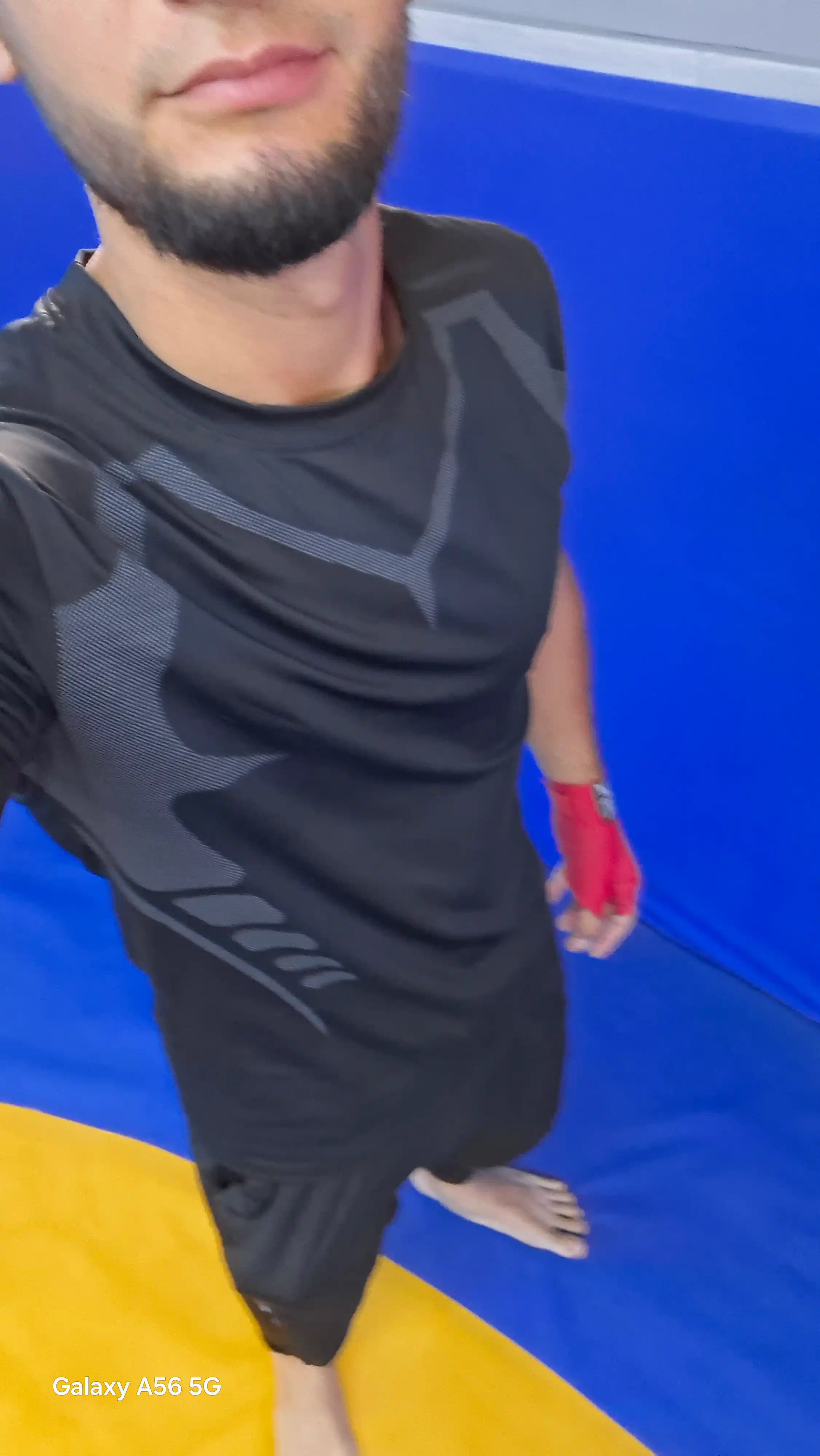 Erkaklar uchun rashgard 5 in 1 komplekt, sport kiyimlari va fitnes mashg‘ulotlari uchun