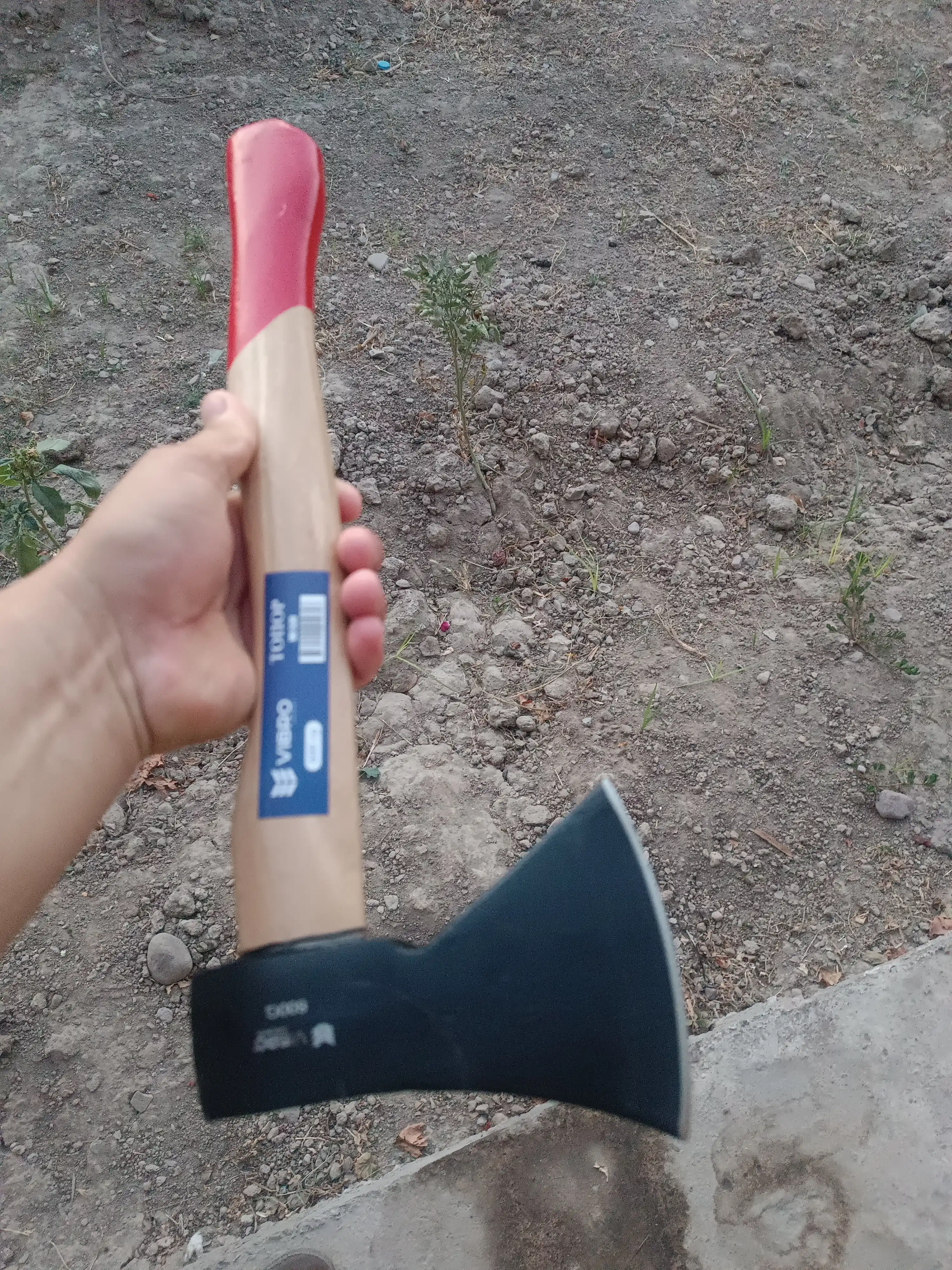 Vibro qo‘l bolta, universal – dala va uy ishlari uchun
