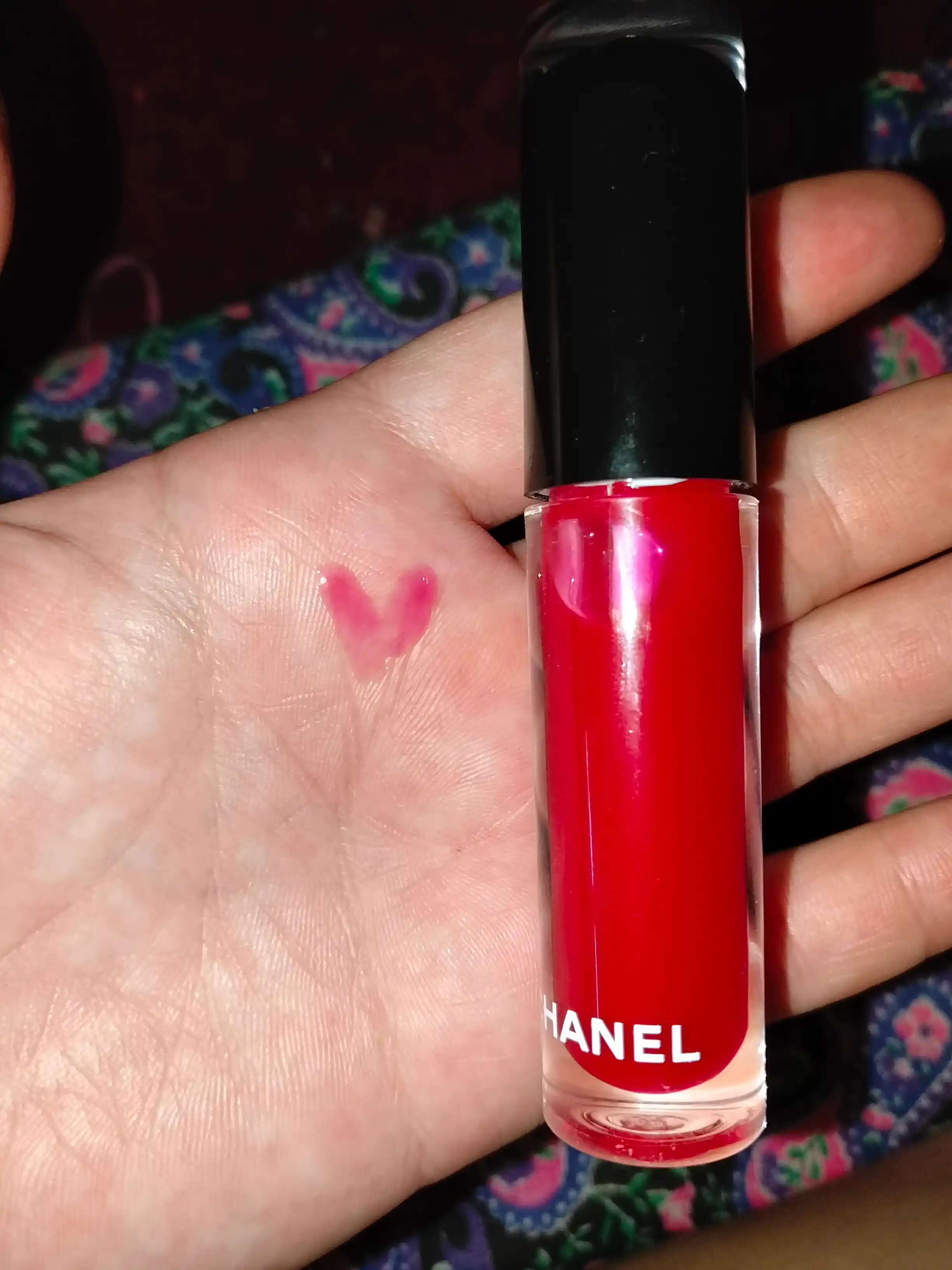 Ультра глянцевый блеск для губ Rouge Allure Velvet, жидкая помада, 8 г 
