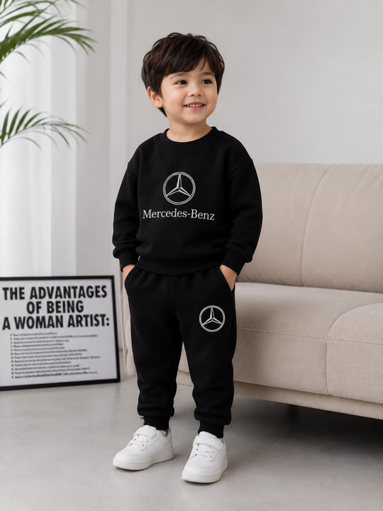 O‘g‘il bolalar uchun kiyim-kechak to‘plami ikki Mercedes