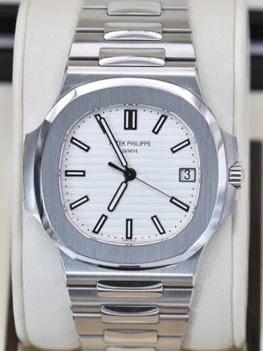 Patek Philippe Nautilus — классические наручные часы