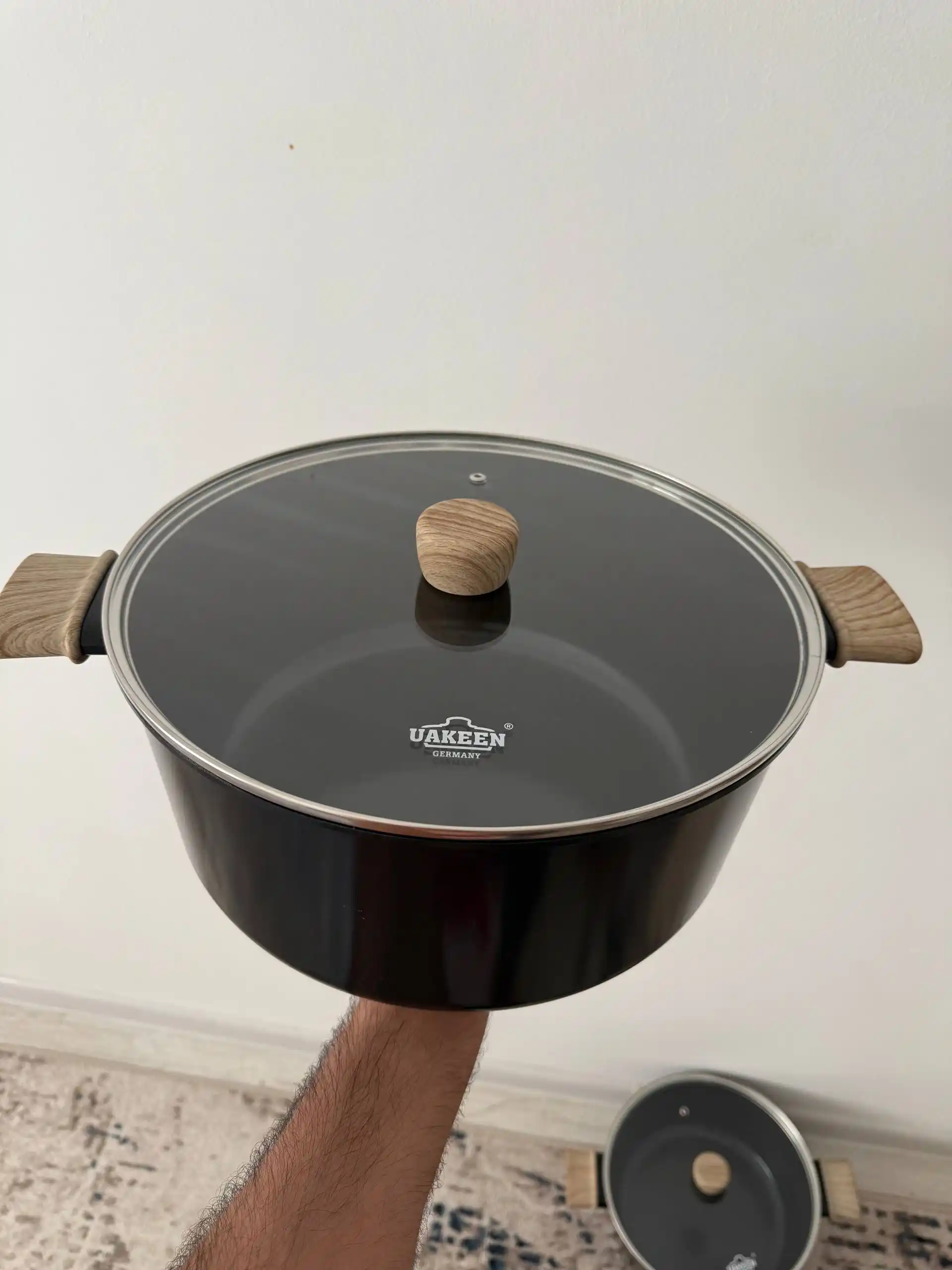 Premium granit qozonlari, yopishmaydigan qoplamali va yog‘och tutqichli