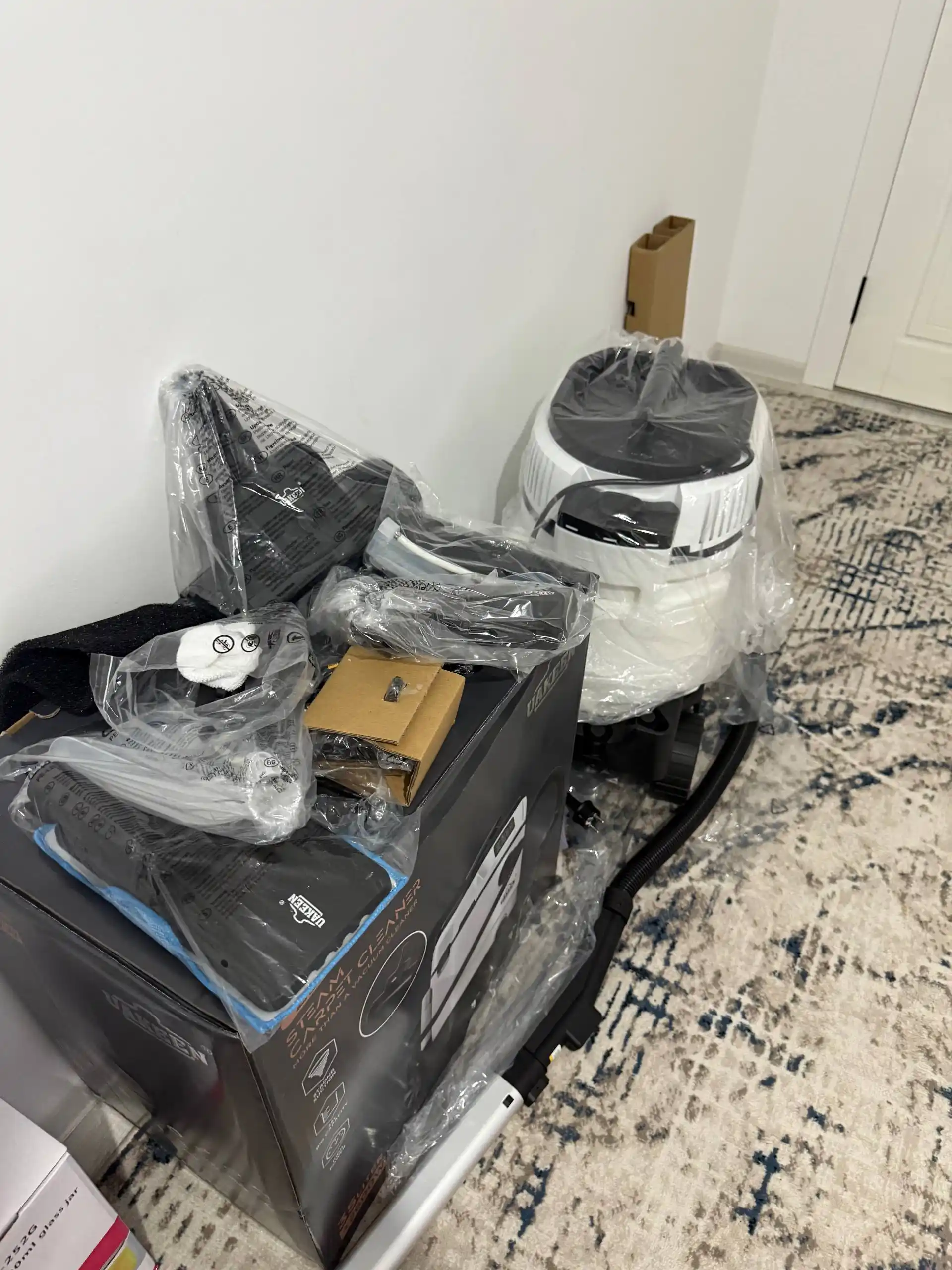 Моющий пылесос Uakeen ZL-942 Steam CarpetCleaner с аквафильтром для сухой и влажной уборки