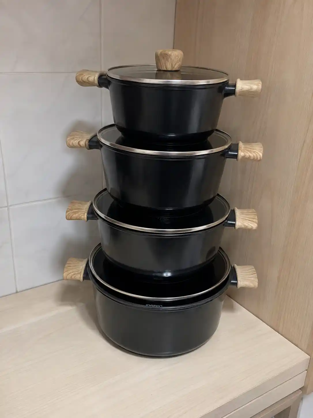 Premium granit qozonlari, yopishmaydigan qoplamali va yog‘och tutqichli