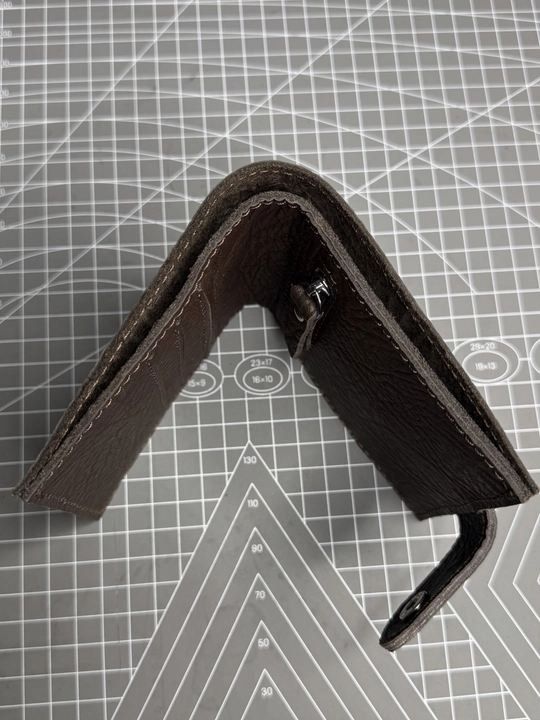 Koshelok hamyon kardholder karta va naqt pul uchun, tabiiy charm Black Gator, ixcham
