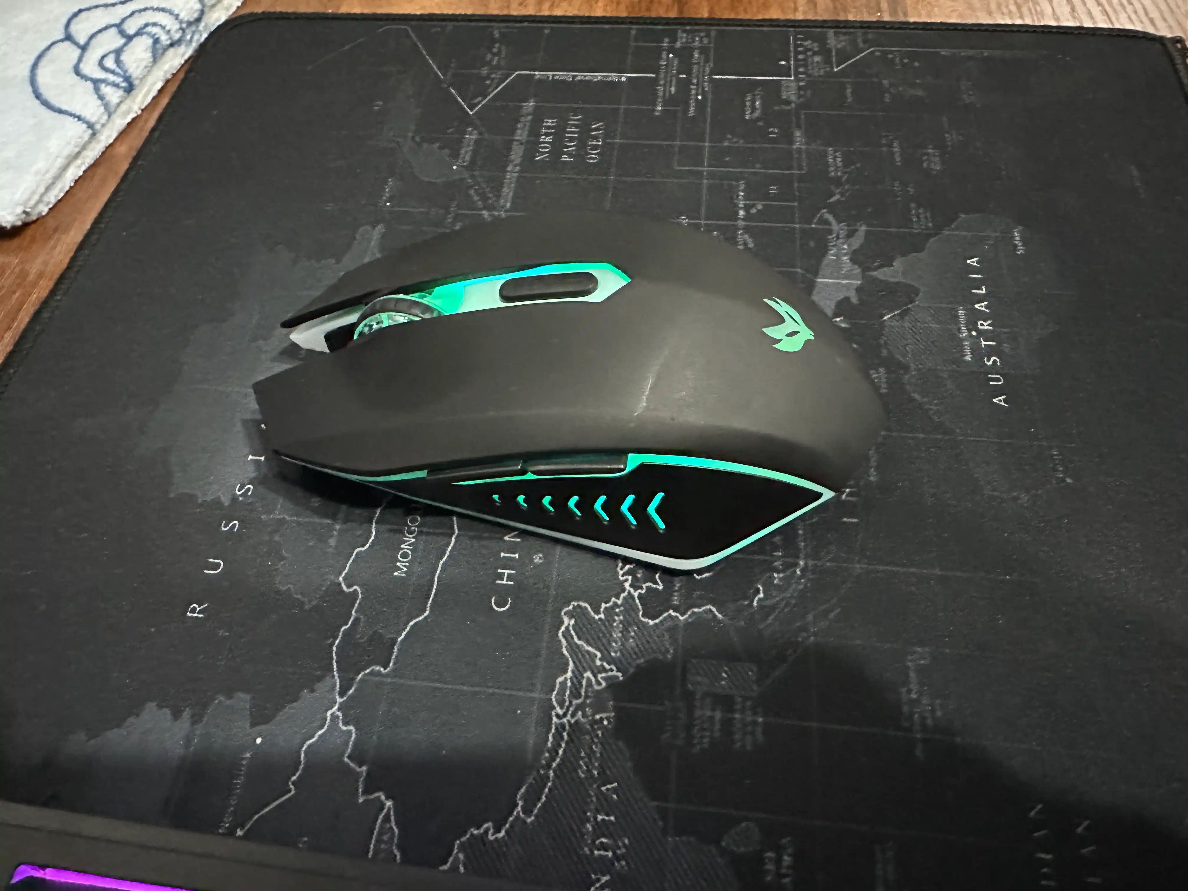 Simsiz o‘yin sichqonchasi TEMAREN PLUS, 2,4 GHz, 2400 DPI, RGB yoritish, 6 tugma, PC uchun