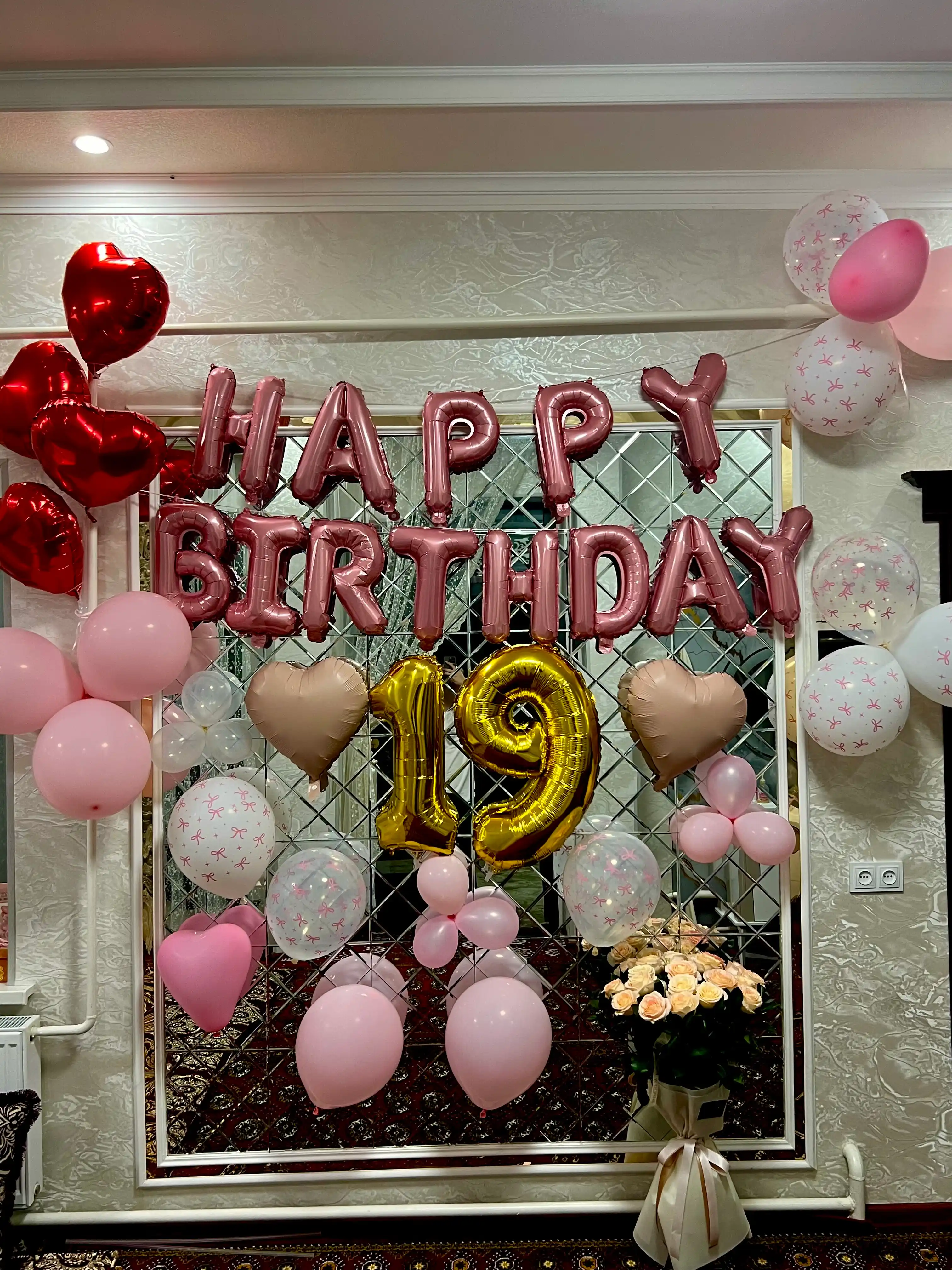 Tug‘ilgan kuningiz bilan, "Happy Birthday" harfli sharlar, fotozona uchun to‘plam