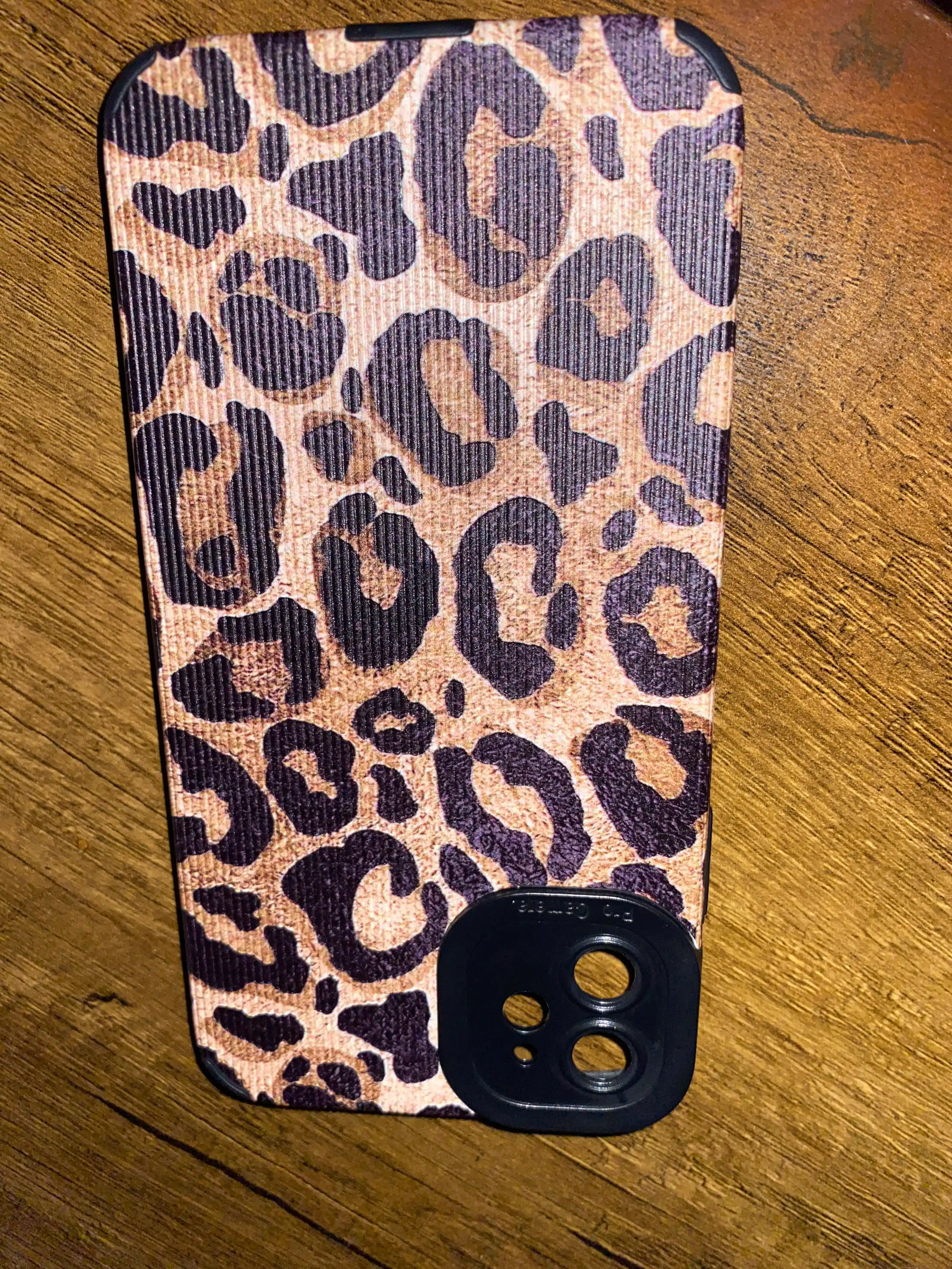 IPhone 11, 12, 13, 14, 15, 16, 17 Pro Max uchun silikon chexol — himoyalovchi chezol