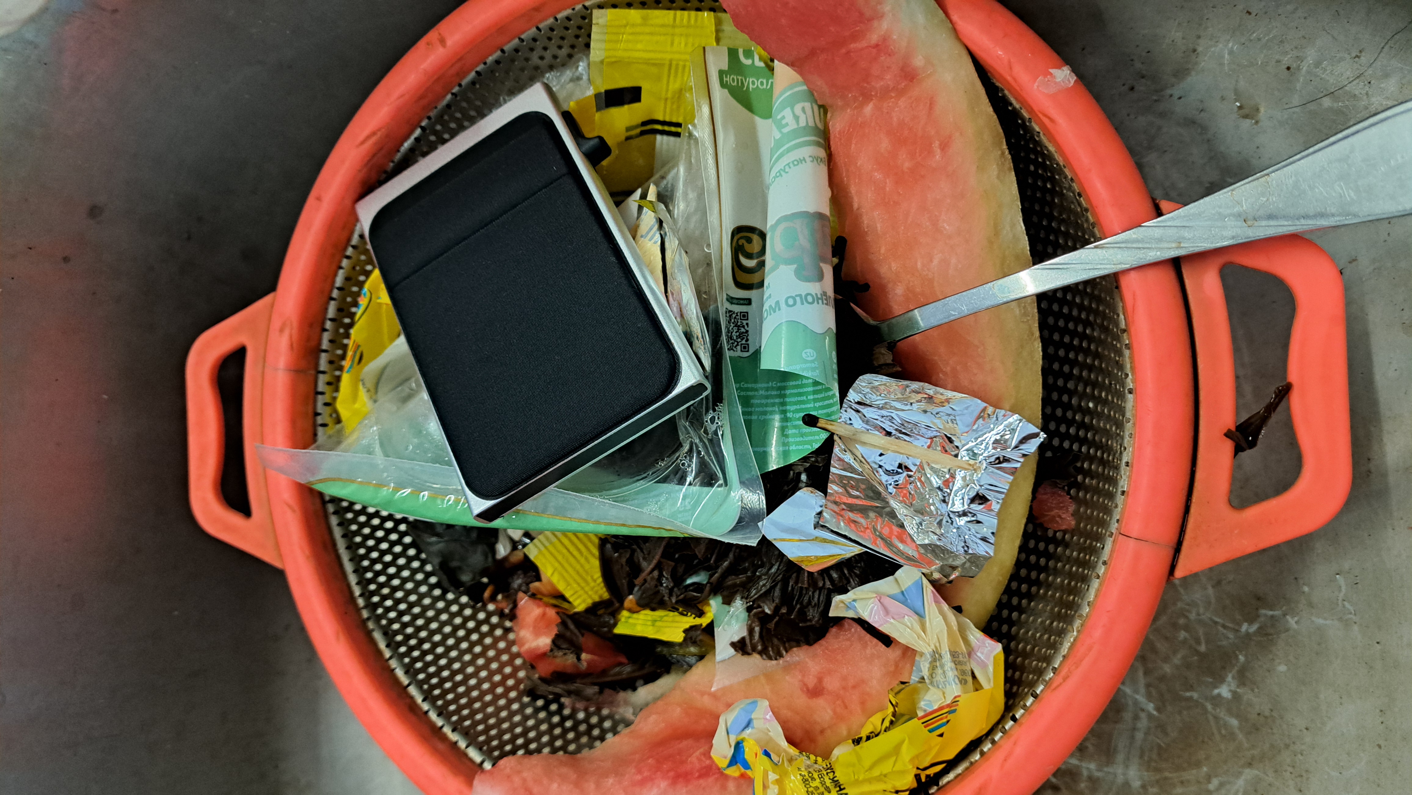 RFID himoyasi bilan metall karta egasi, ixcham va ishonchli, taktik, hujjatlar uchun