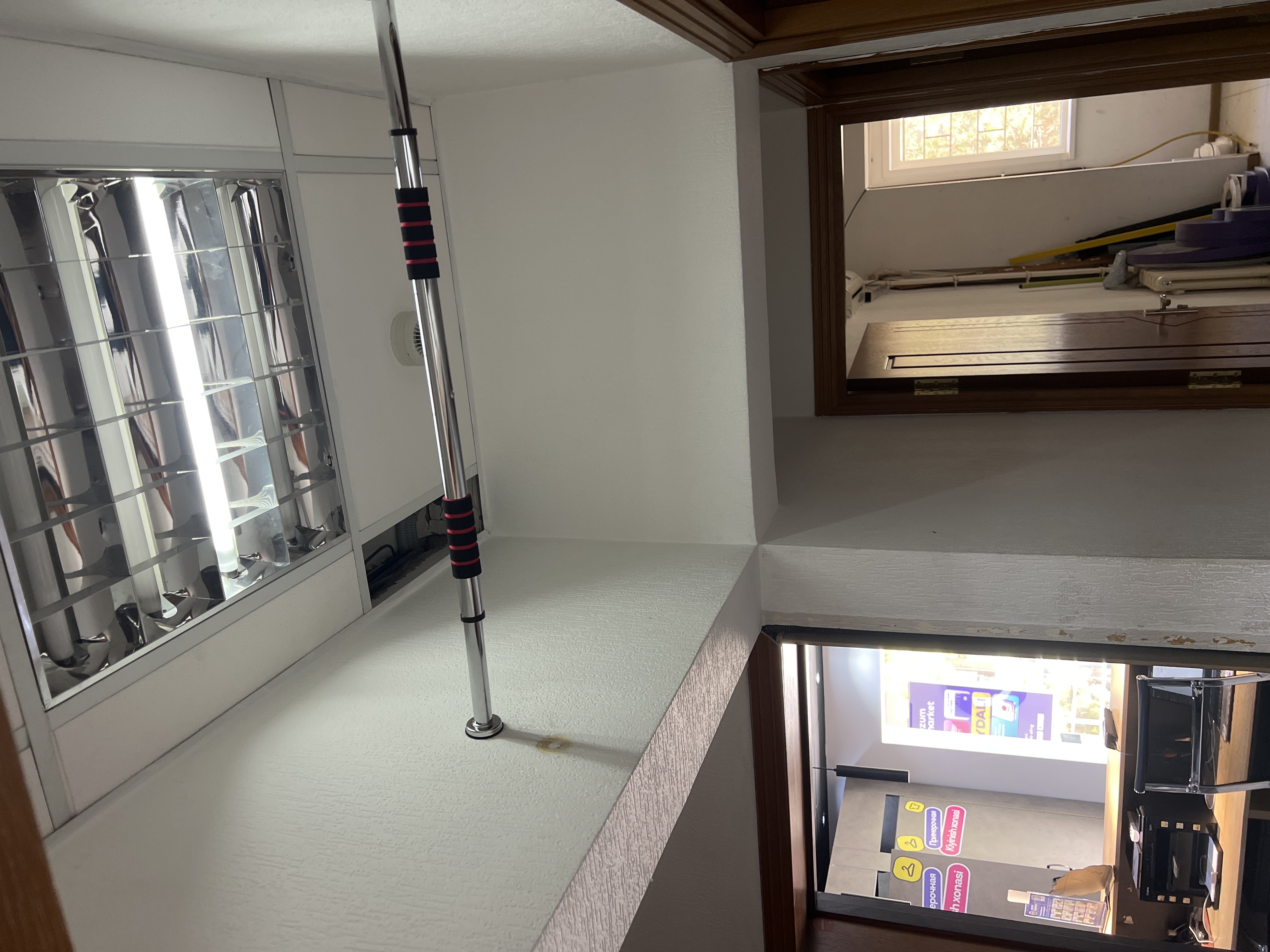 Devorlar va eshiklar orasidagi 120 kg gacha bo‘lgan olinadigan turnik