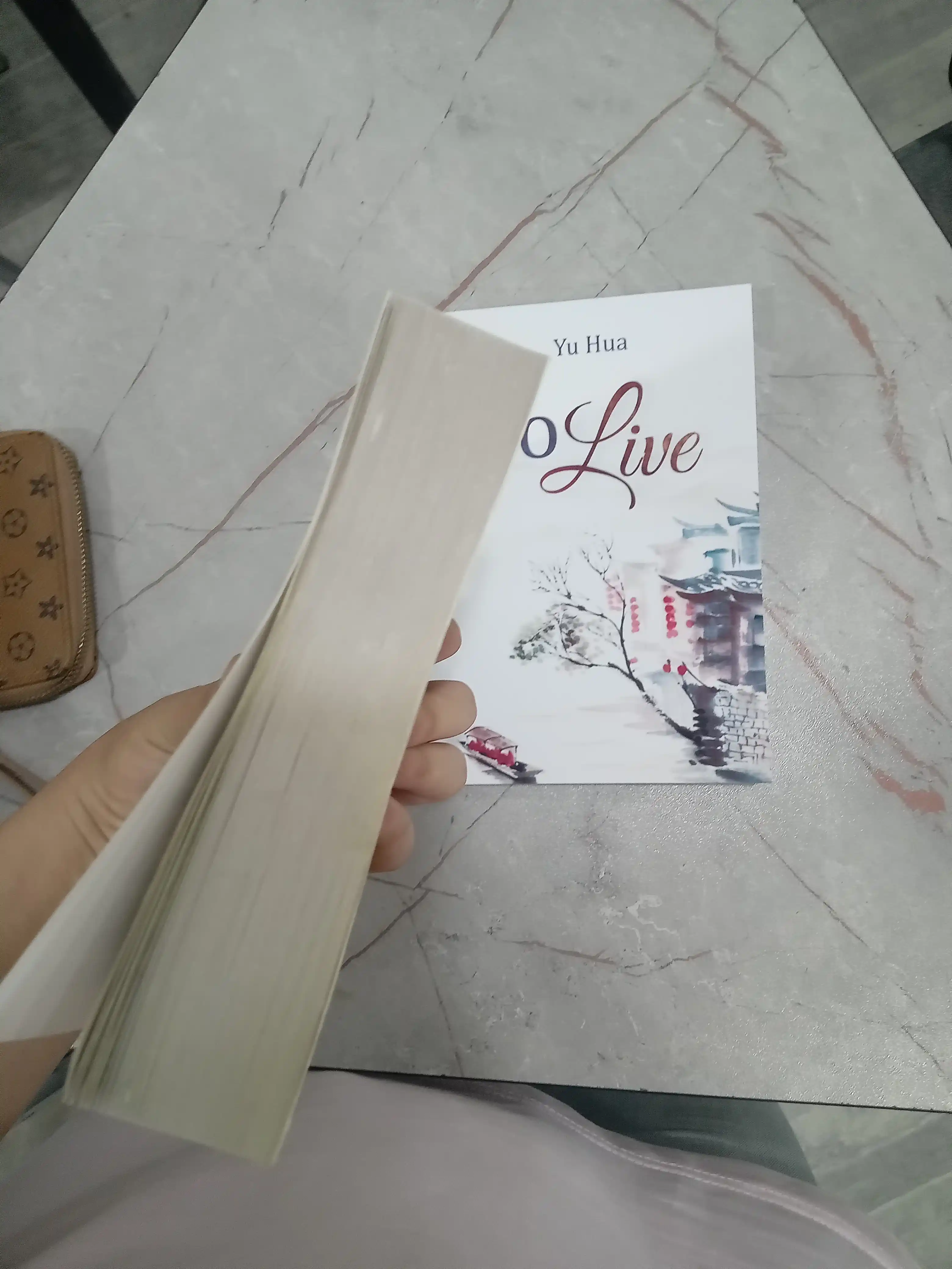 To live, Yu Hua, ingliz tilida