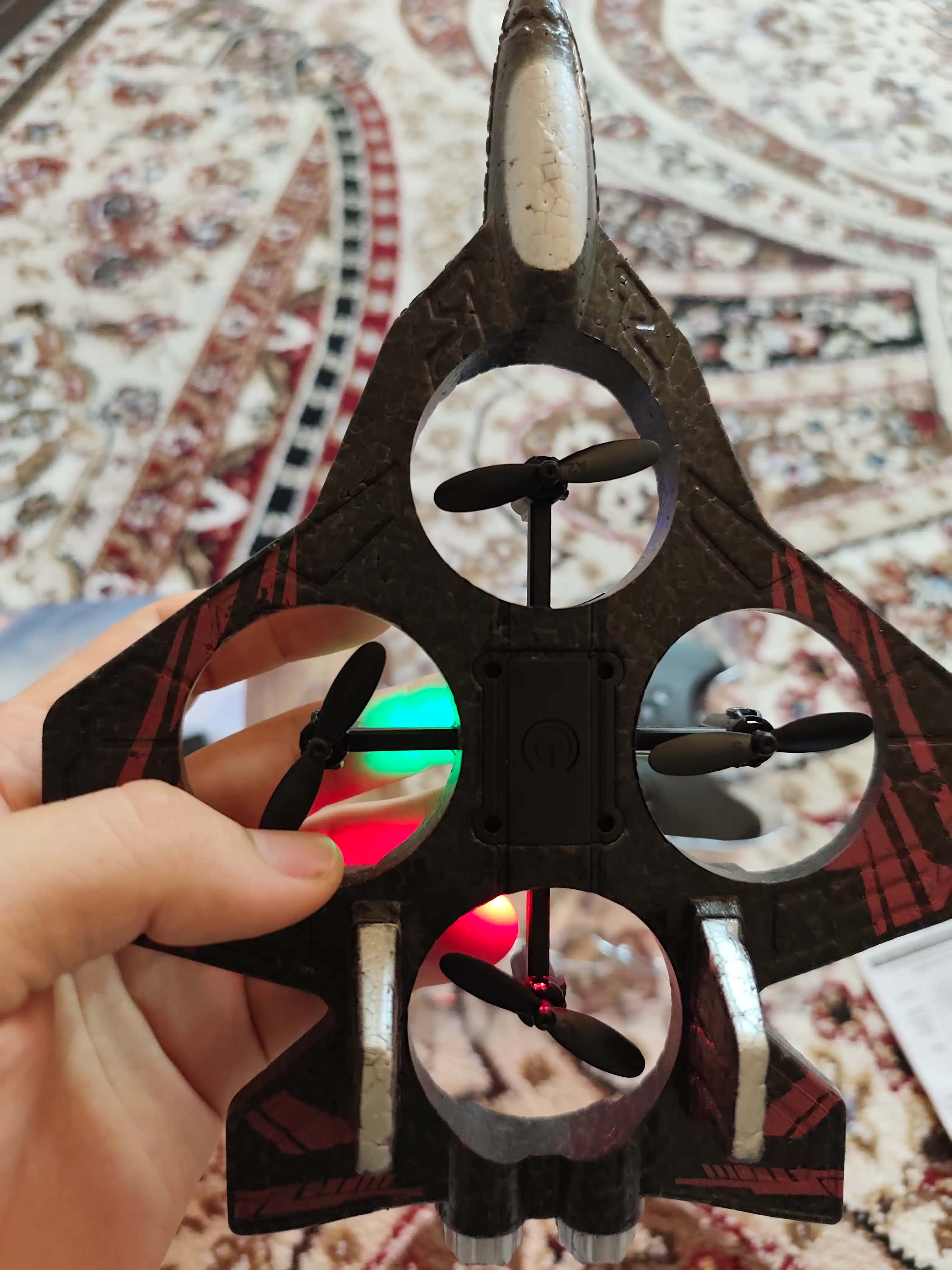 Радиоуправляемый дрон-самолет Fighter с трюками на 360° и яркой RGB-подсветкой