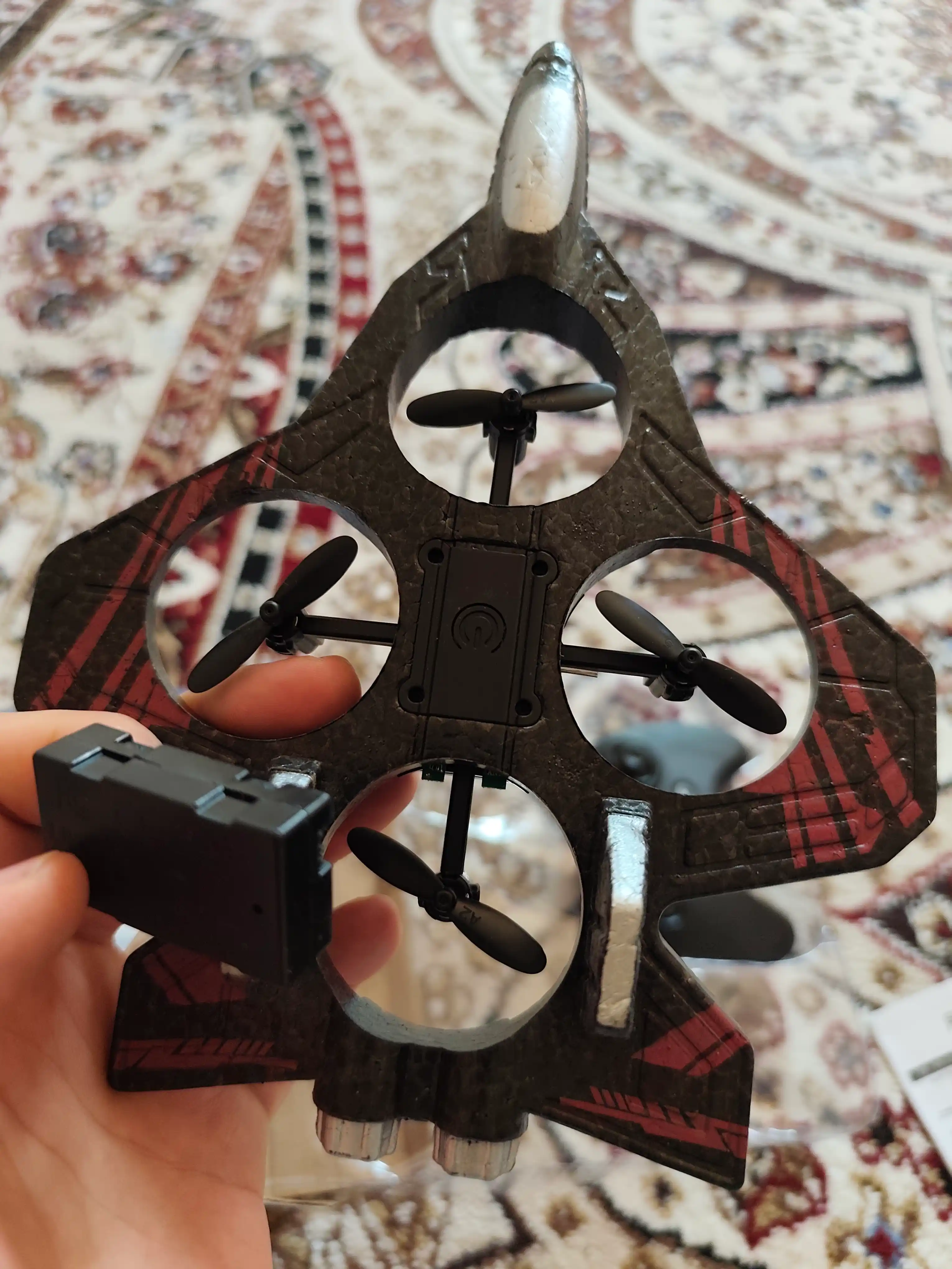 Радиоуправляемый дрон-самолет Fighter с трюками на 360° и яркой RGB-подсветкой